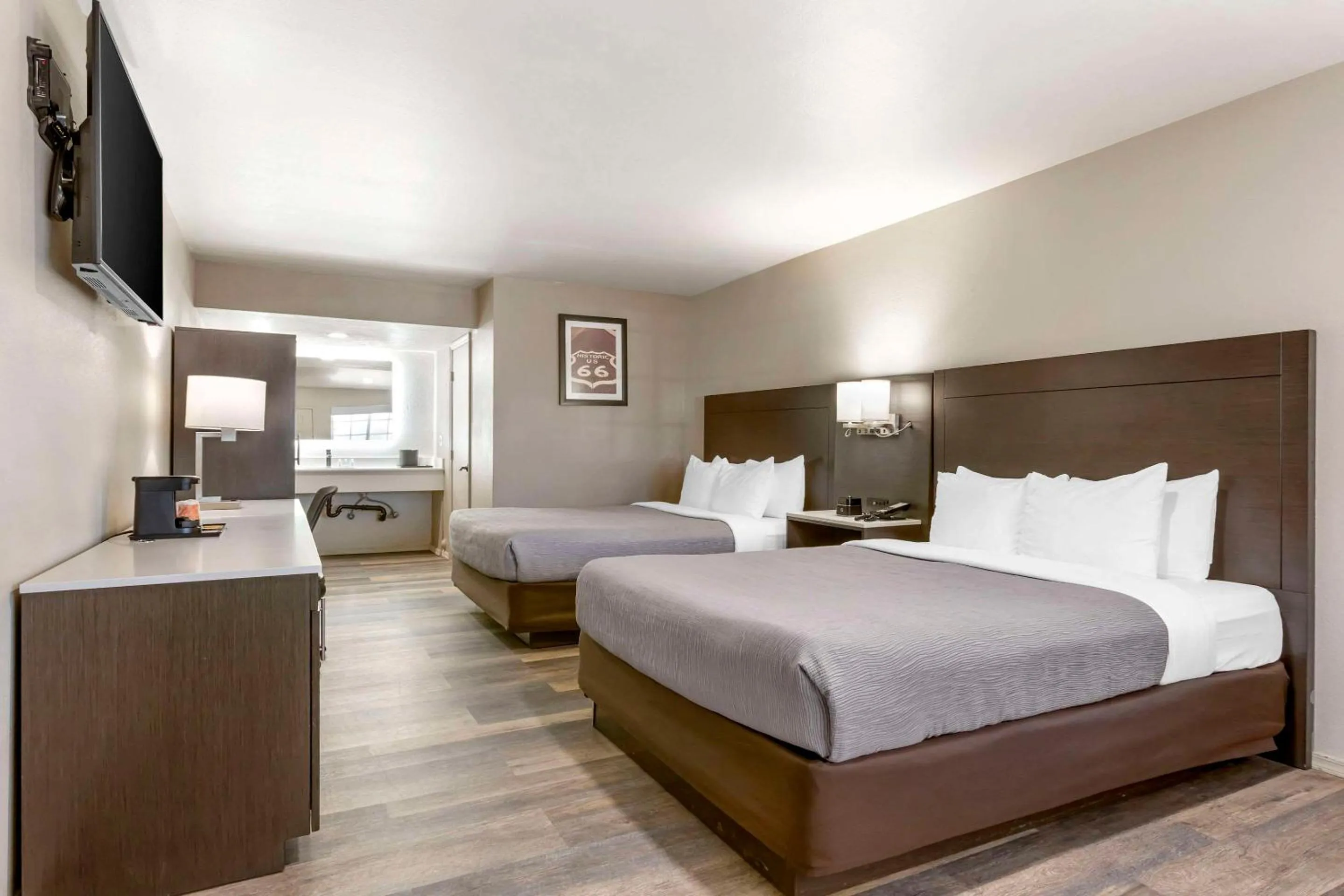 Bedroom in Quality Inn Show Low