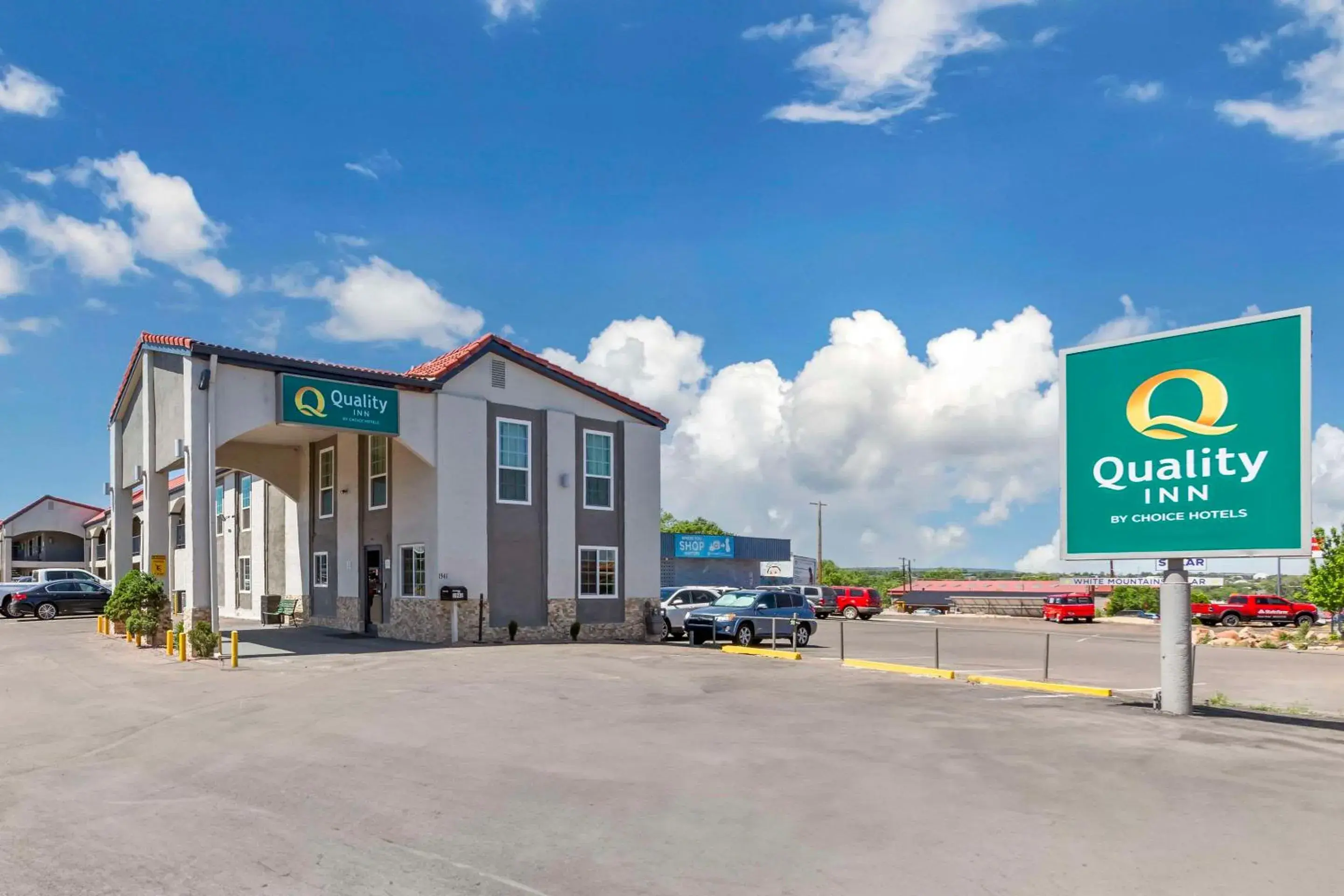 Property building in Quality Inn Show Low Property building in Quality Inn Show Low