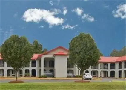 Property building in Country Hearth Inn & Suites Dawson Property building in Country Hearth Inn & Suites Dawson