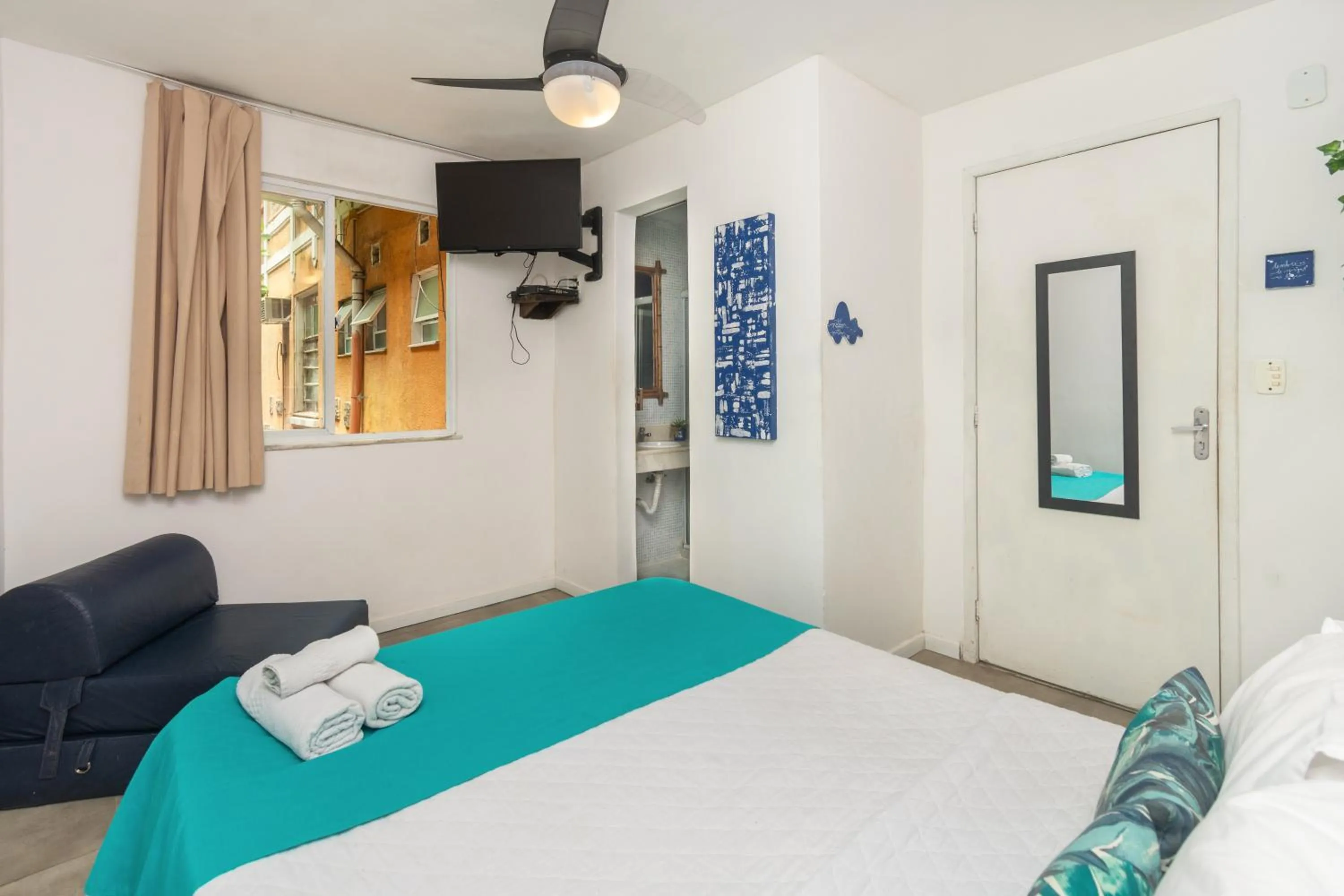 Photo of the whole room, Bed in Bamboo Rio Hostel