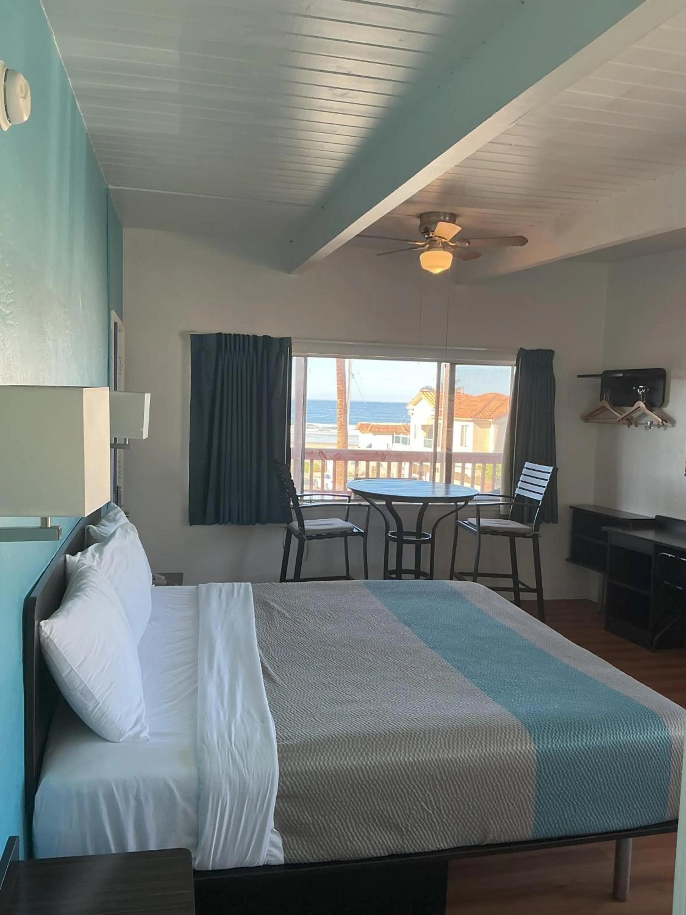 Balcony/Terrace, Bed in Main & Salt