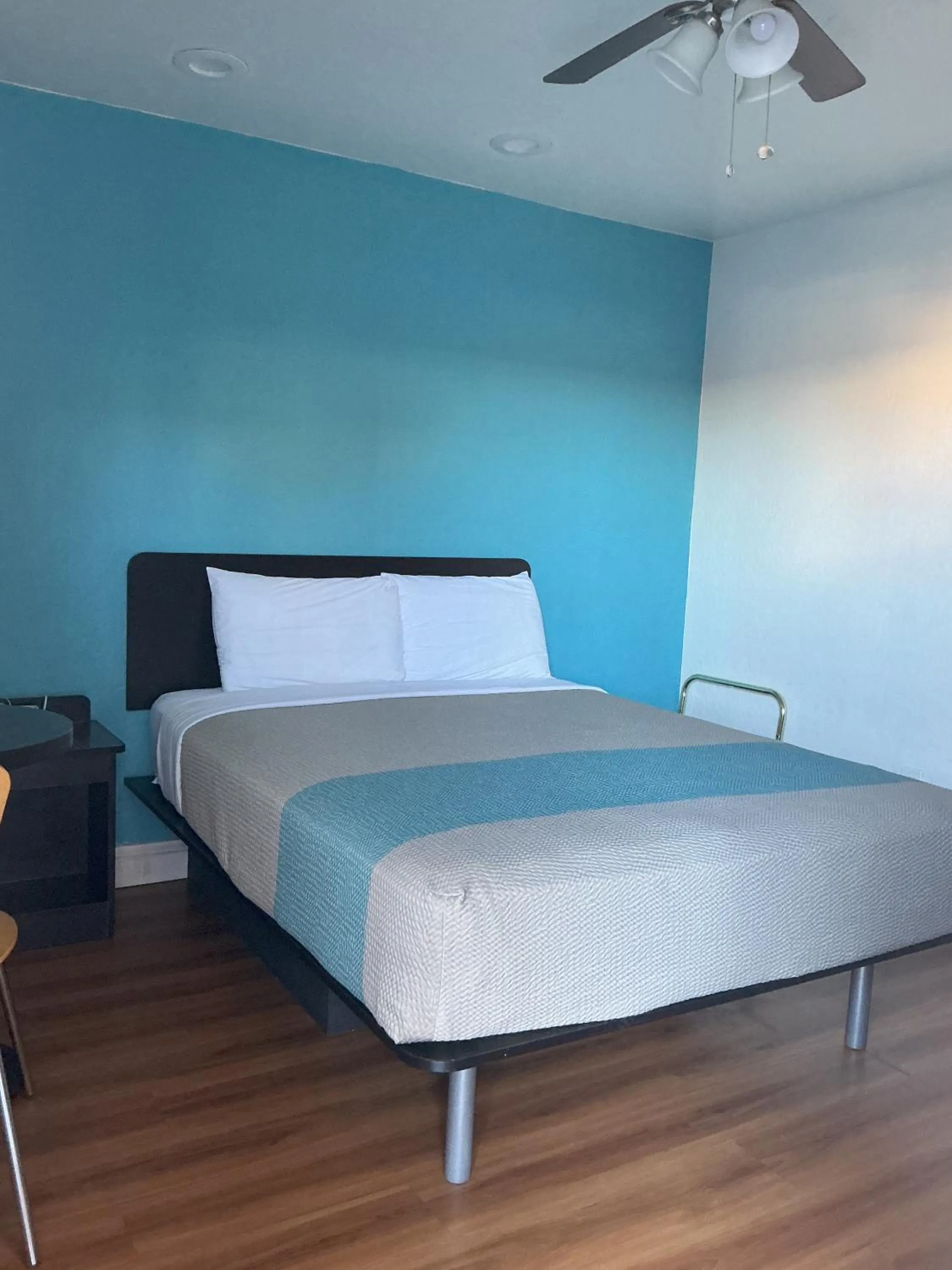 Bed in Main & Salt