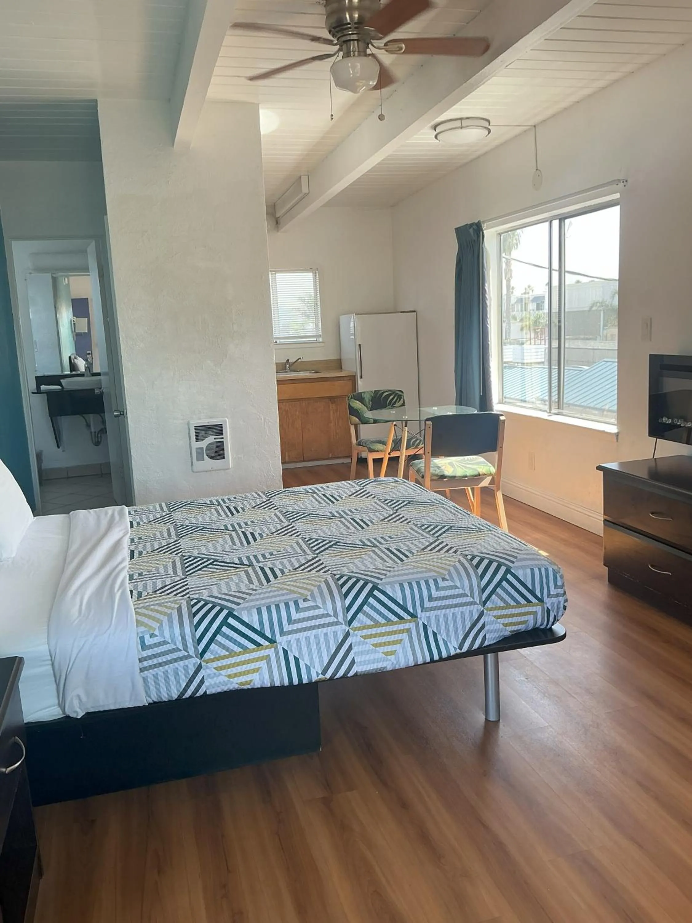 Bed in Main & Salt
