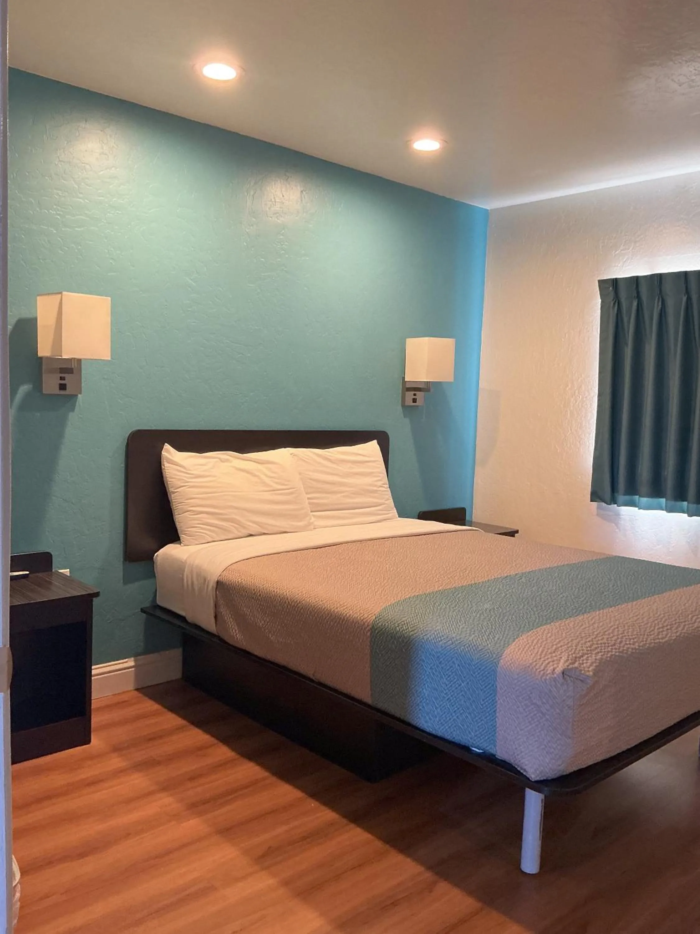 Bedroom, Bed in Main & Salt
