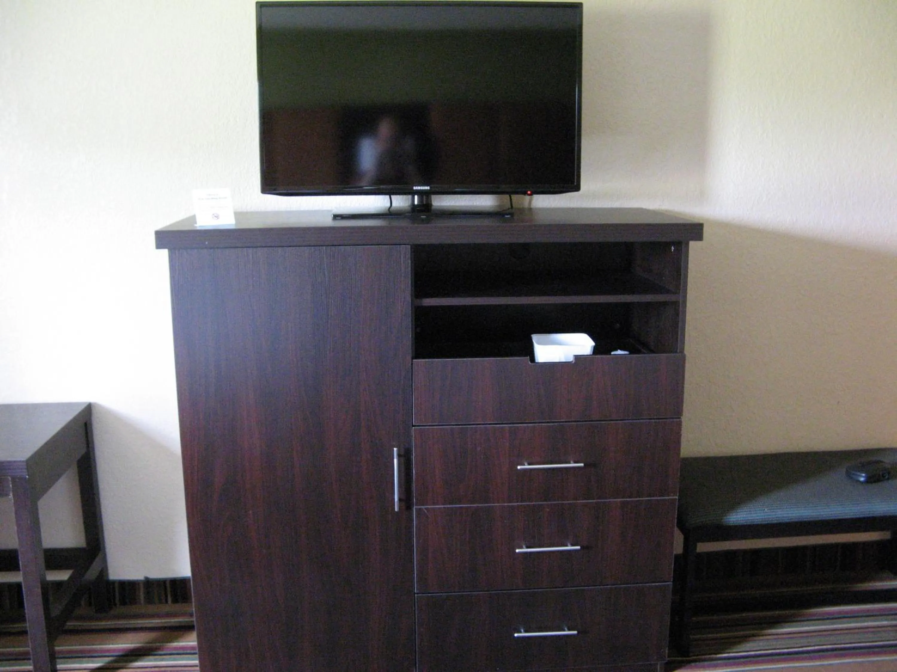 TV and multimedia in Inn at Portland