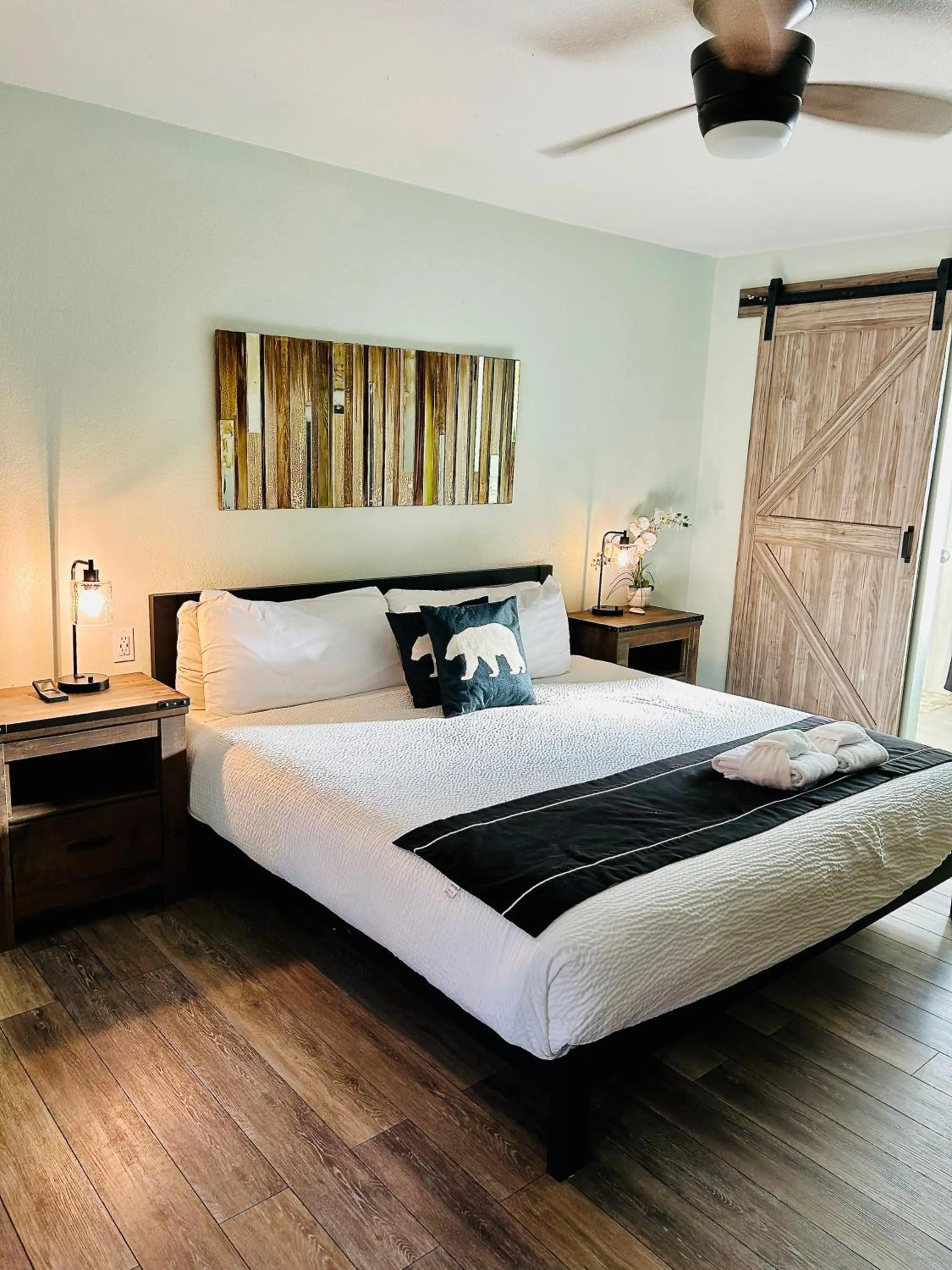 Bed in The Jeffrey Hotel