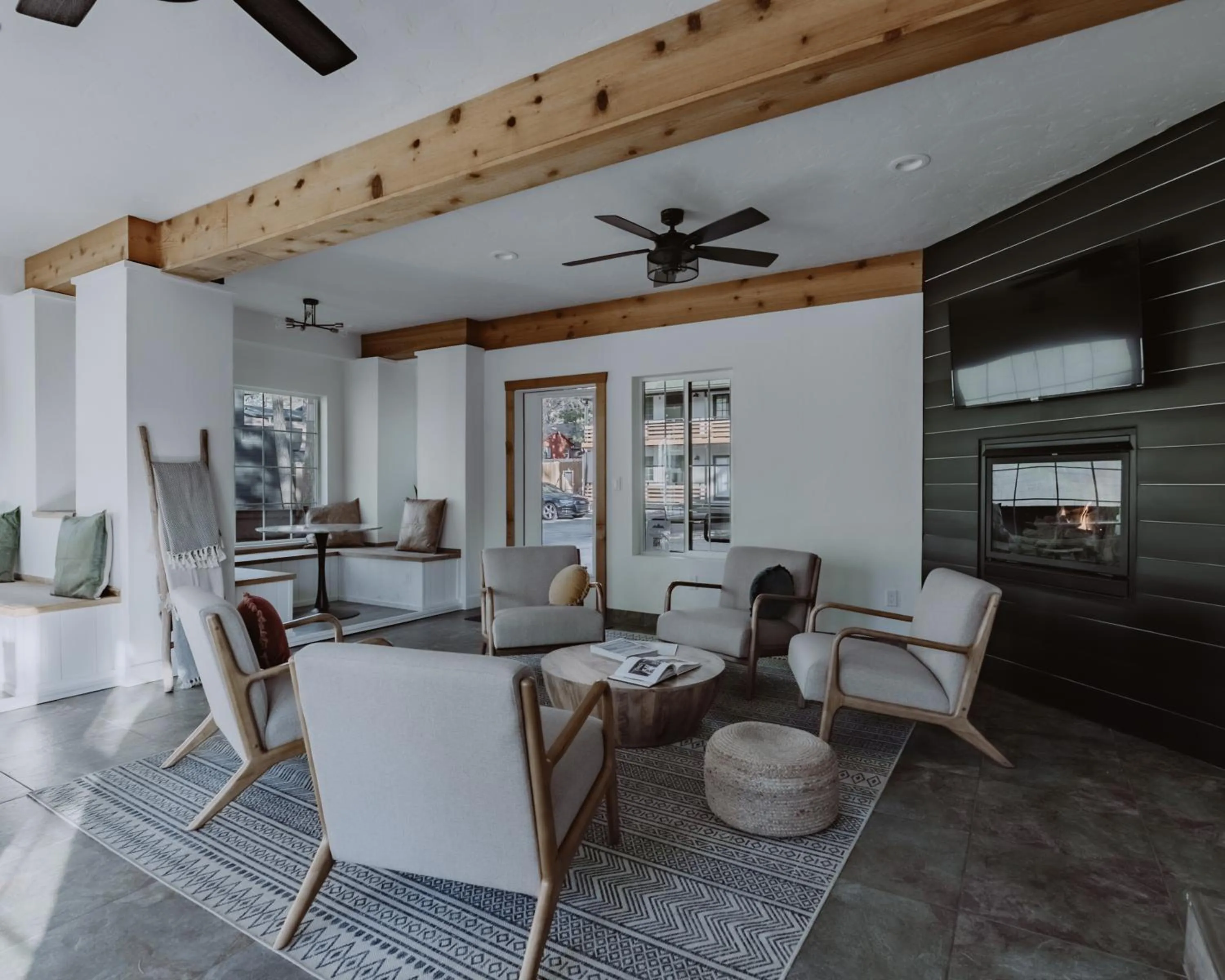 Communal lounge/ TV room in The Jeffrey Hotel