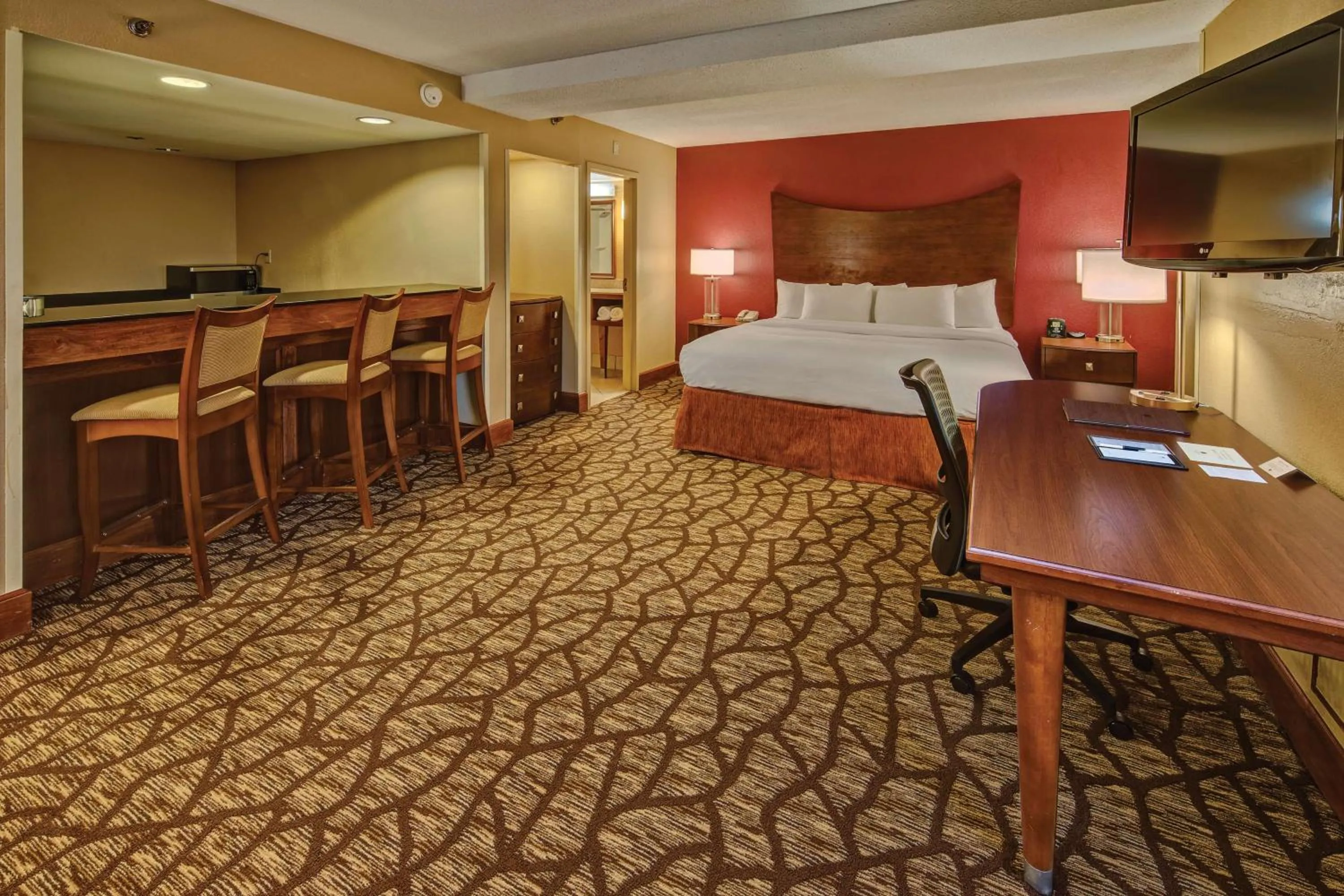 Bedroom, Bed in DoubleTree by Hilton Hotel Oak Ridge - Knoxville
