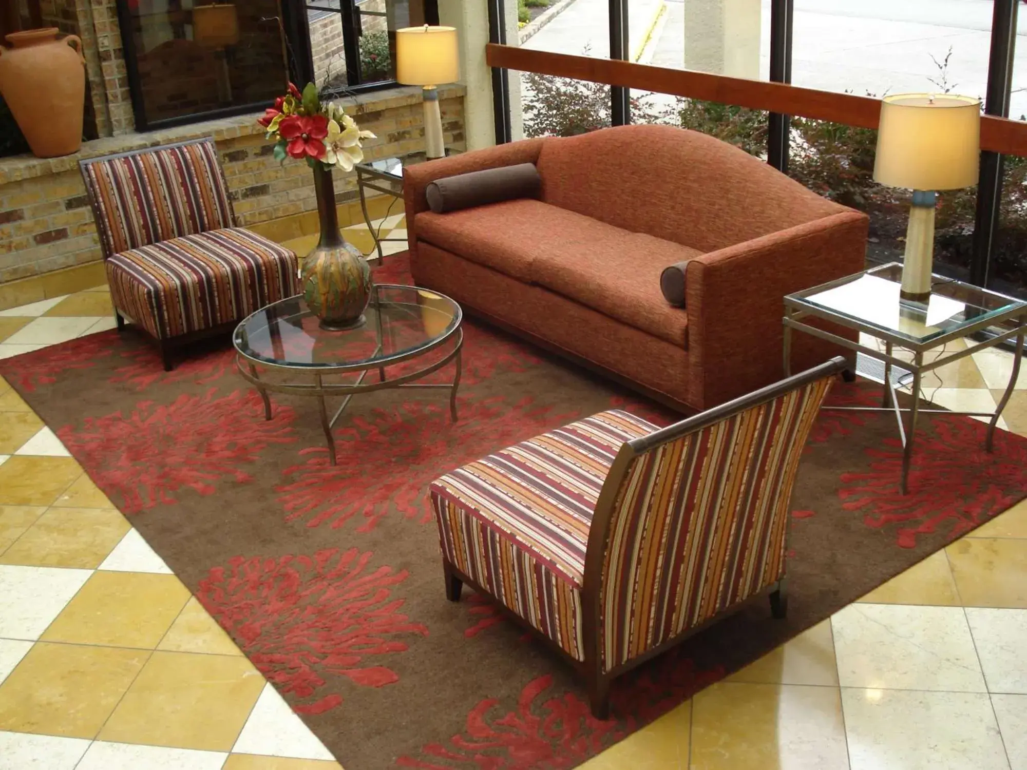 Lobby or reception in DoubleTree by Hilton Hotel Oak Ridge - Knoxville Lobby or reception in DoubleTree by Hilton Hotel Oak Ridge - Knoxville