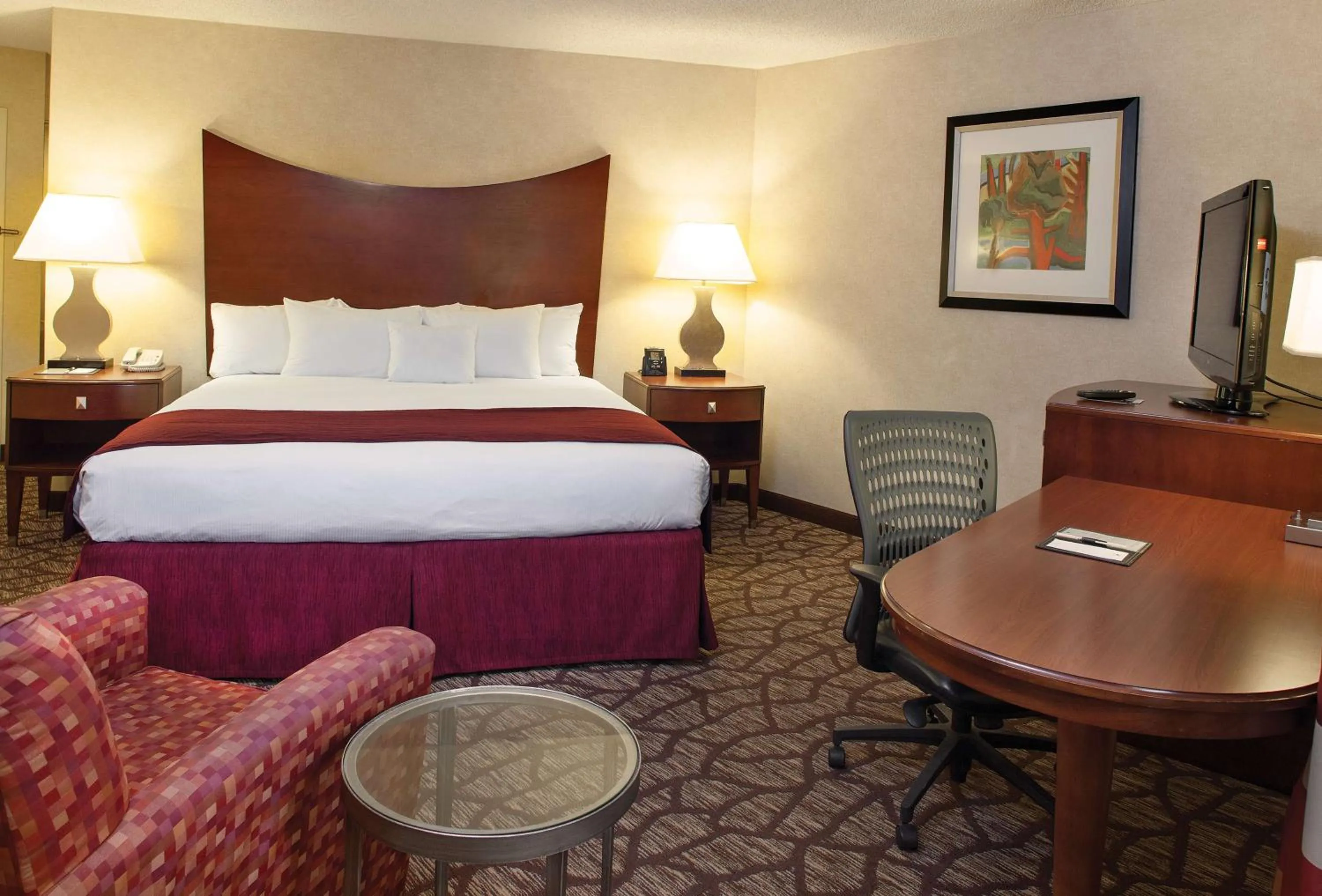 Bedroom, Bed in DoubleTree by Hilton Hotel Oak Ridge - Knoxville