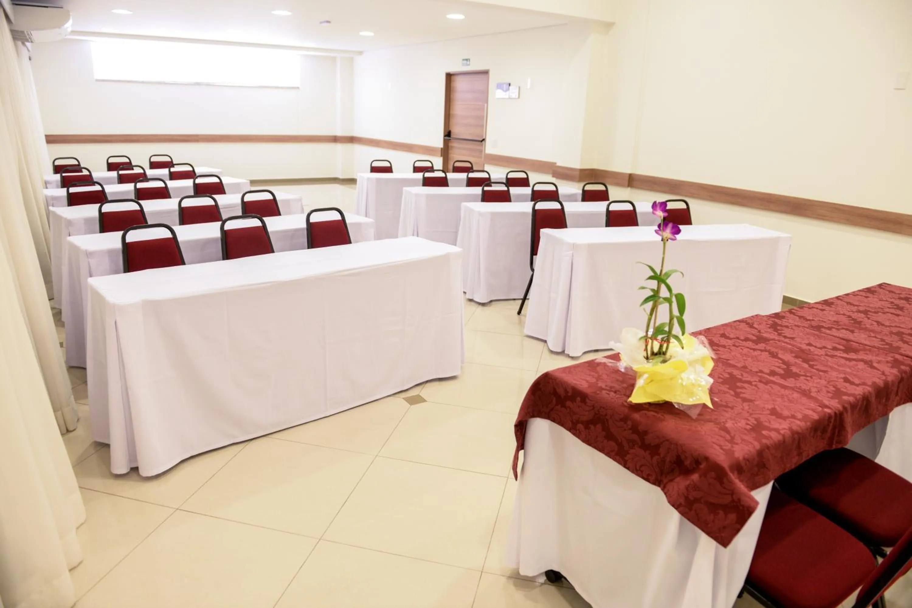 Business facilities in Faria Lima Flat Service