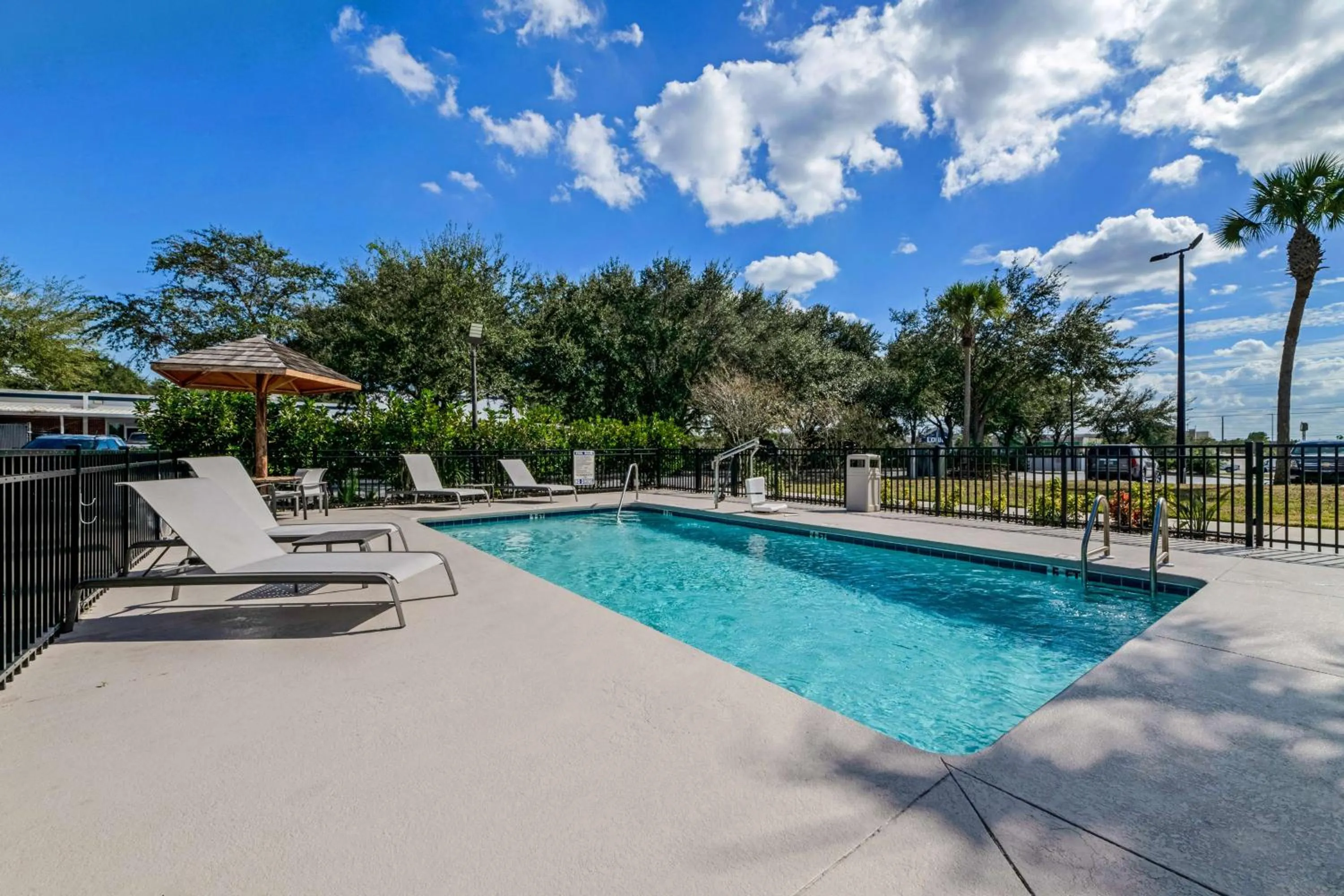 Pool view in Best Western Auburndale Inn & Suites