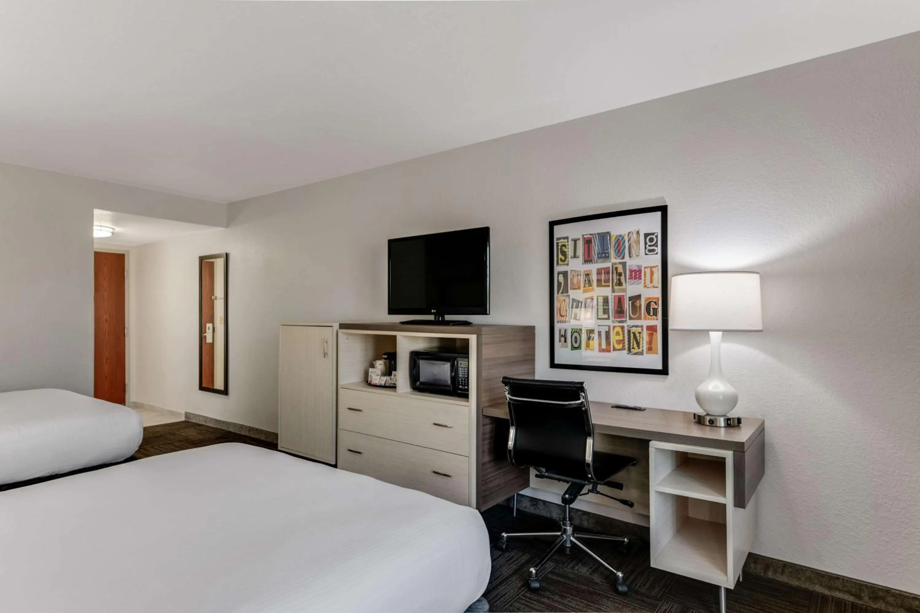 Bedroom, Bed in Best Western Auburndale Inn & Suites