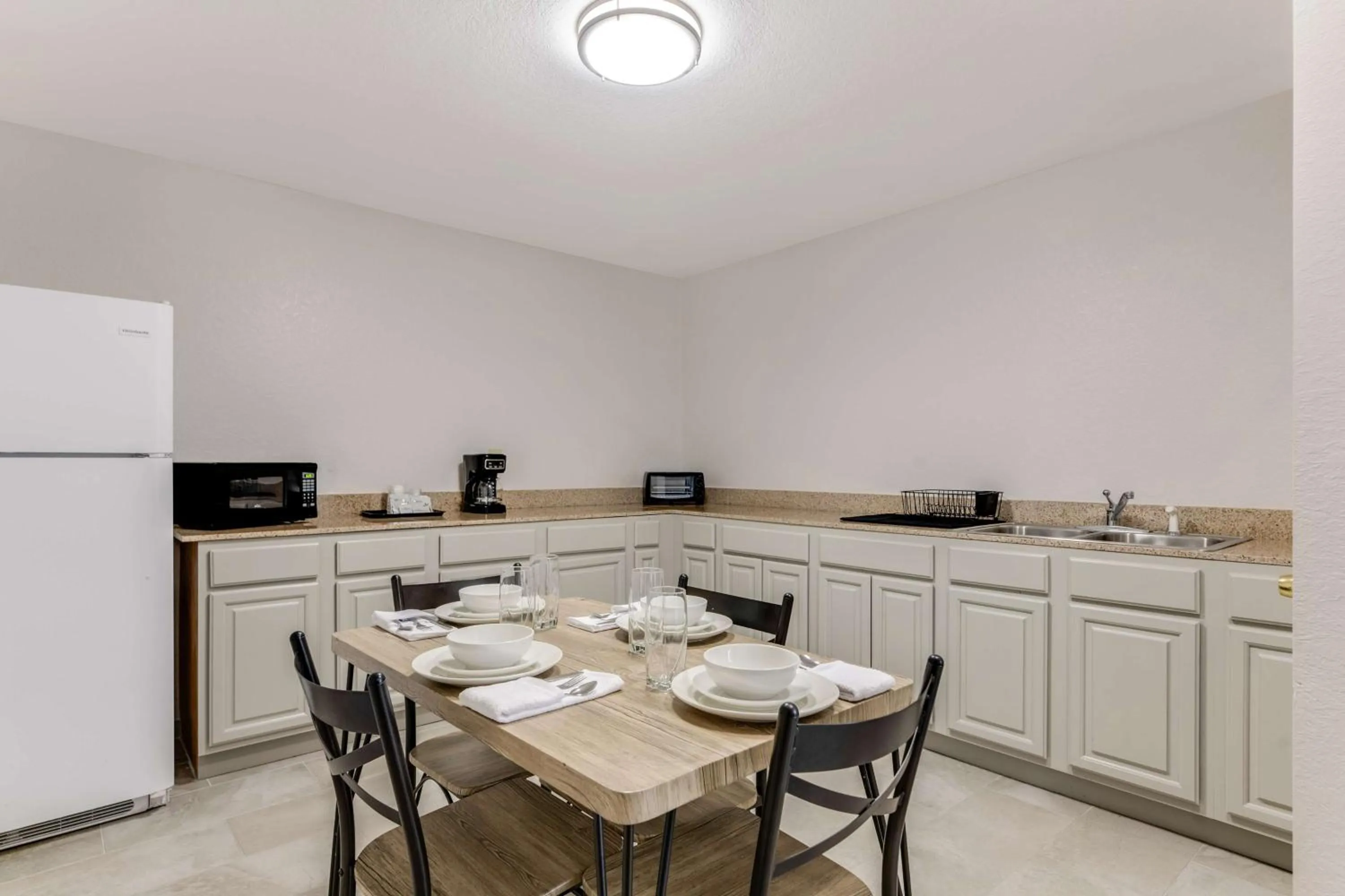 Bedroom in Best Western Auburndale Inn & Suites