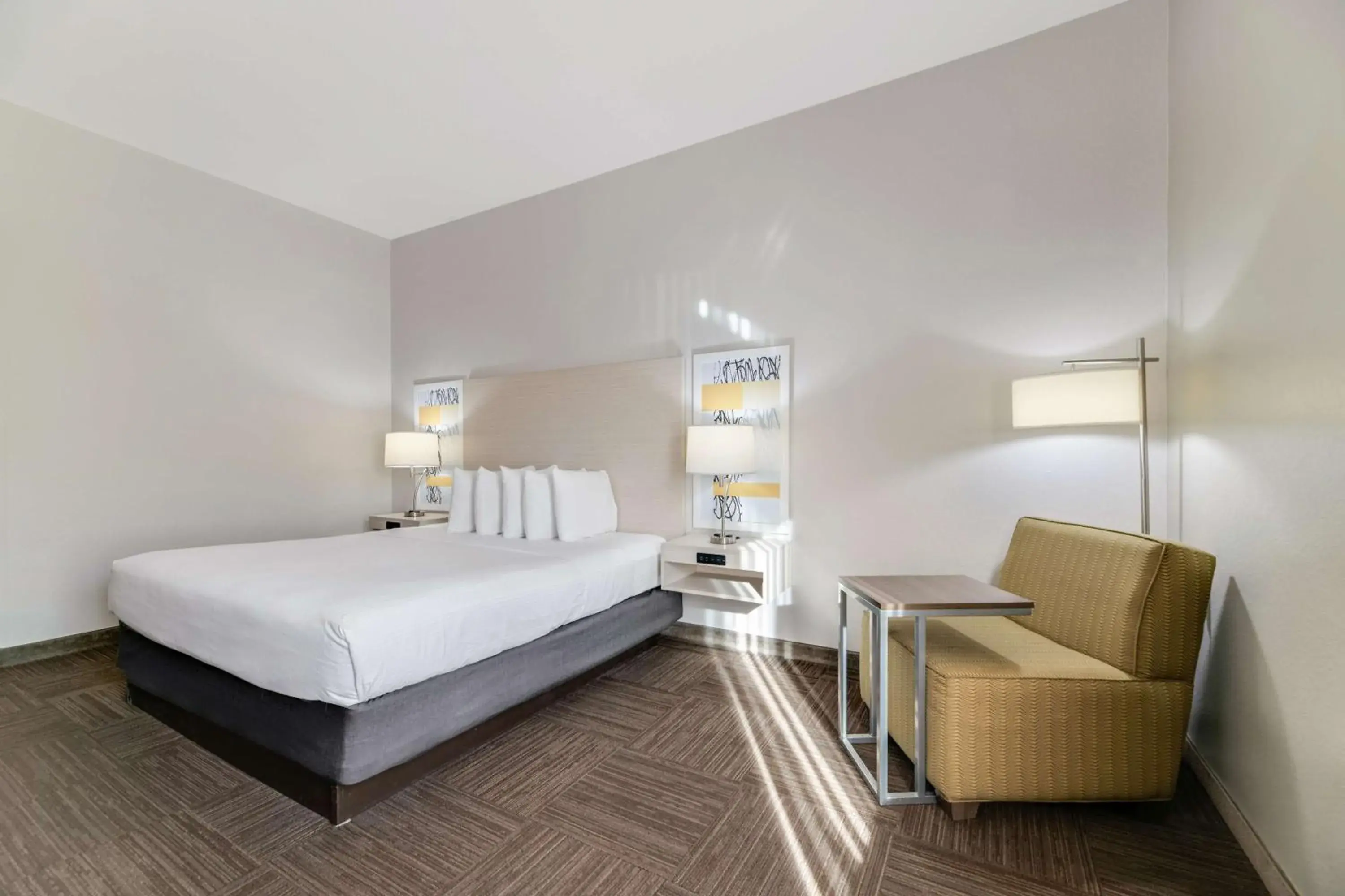 Bedroom, Bed in Best Western Auburndale Inn & Suites Bedroom, Bed in Best Western Auburndale Inn & Suites