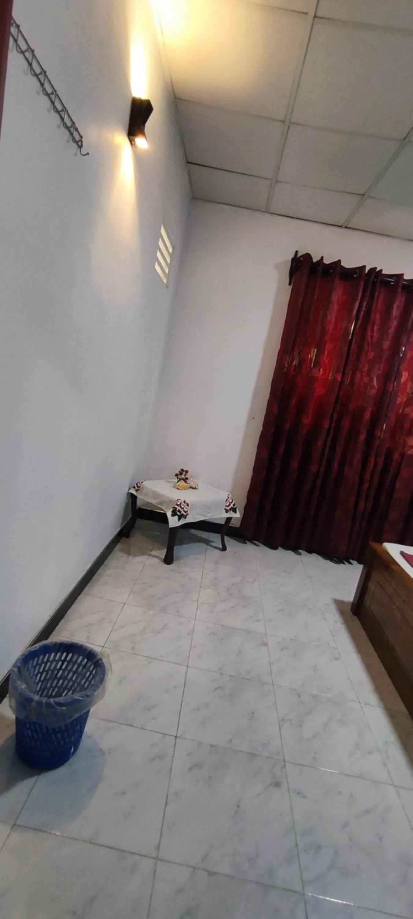 Double or Twin Room with Shared Bathroom in Sunset Villa