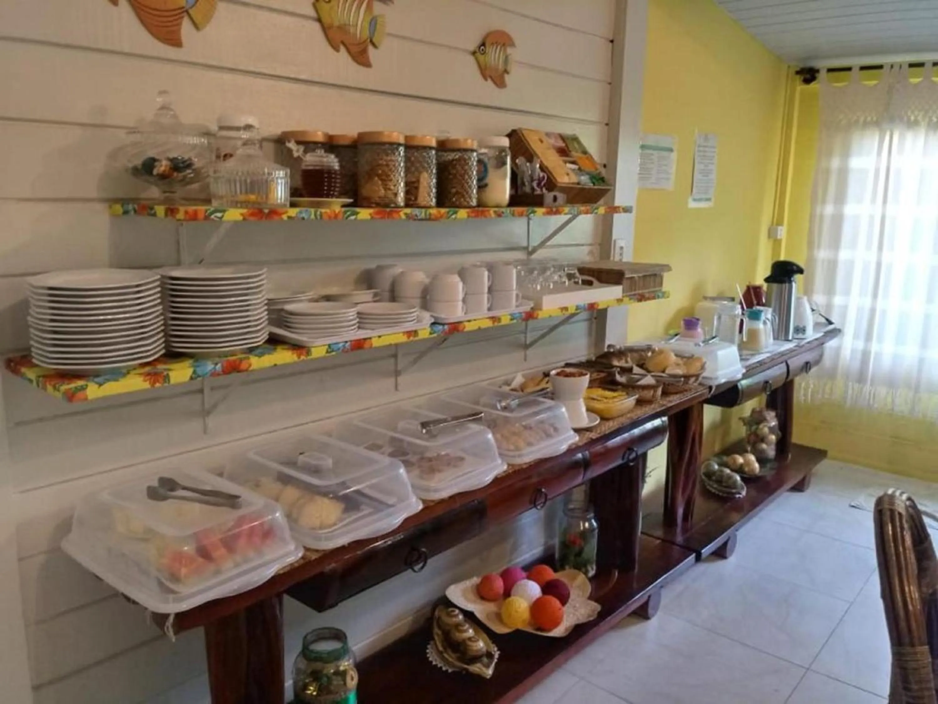 Buffet breakfast in Pousada Algas Marinhas