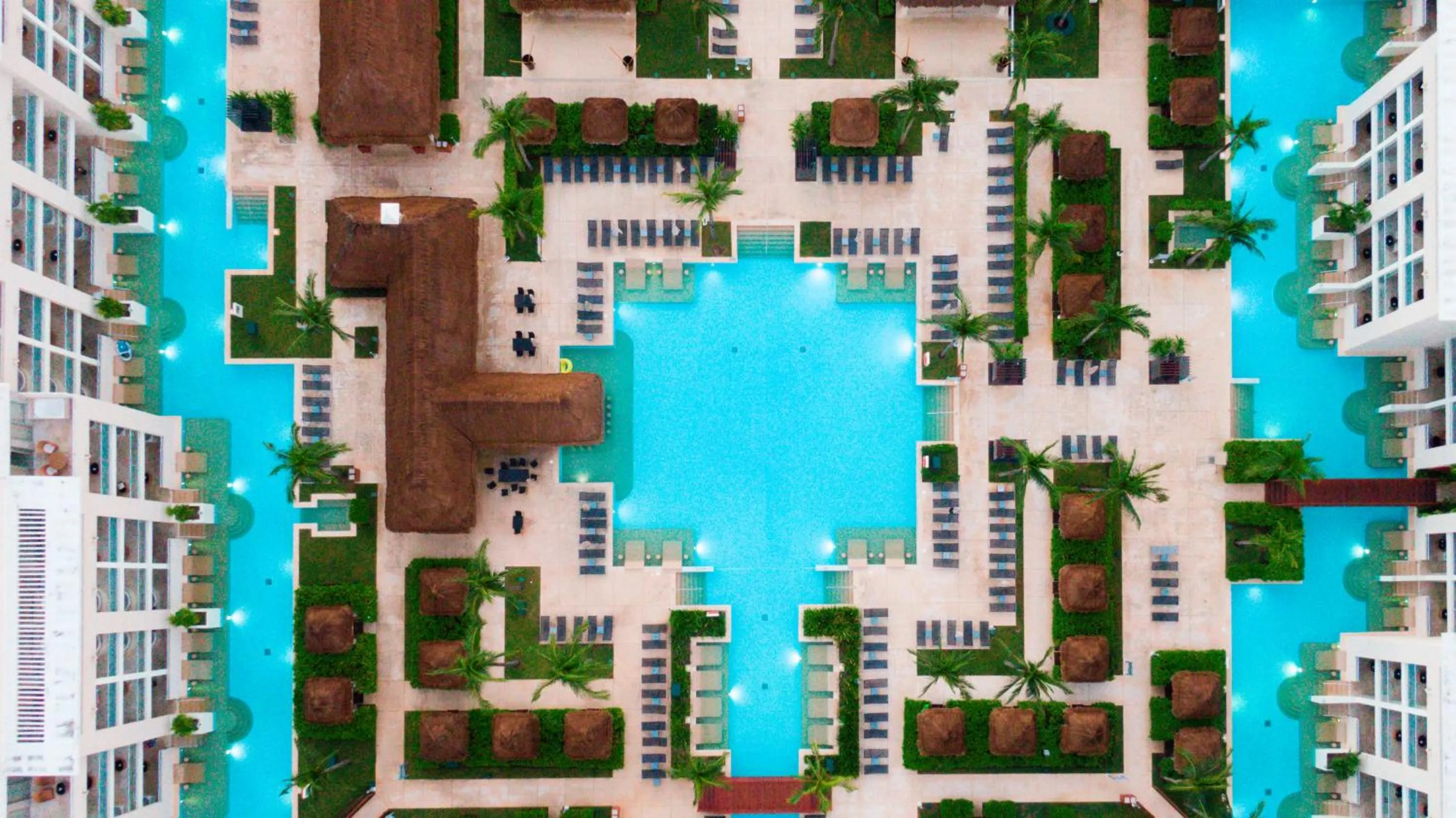 Swimming pool in Paradisus Playa del Carmen - Riviera Maya - All Inclusive