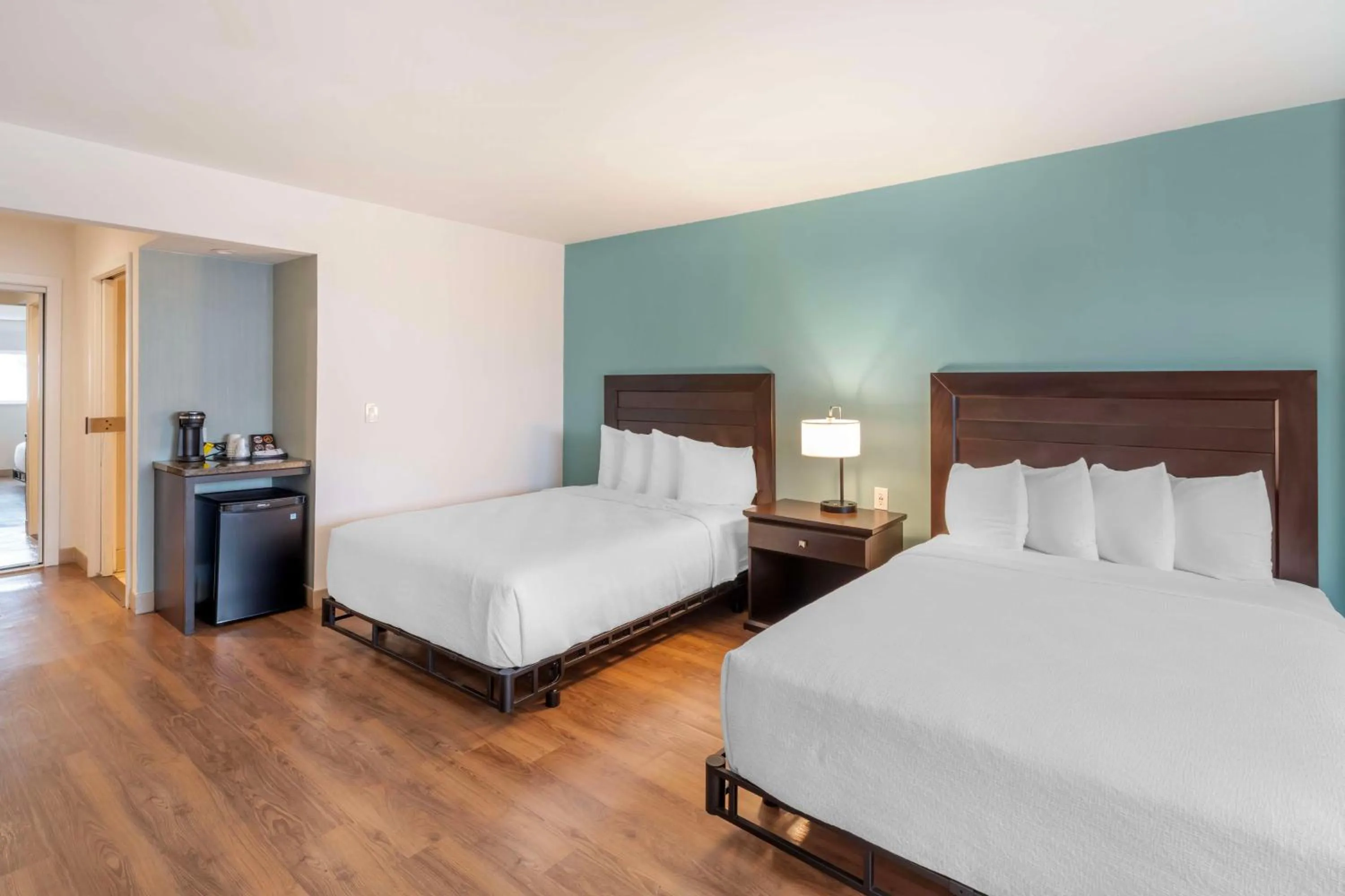 Bedroom, Bed in Best Western At Ventura Pier