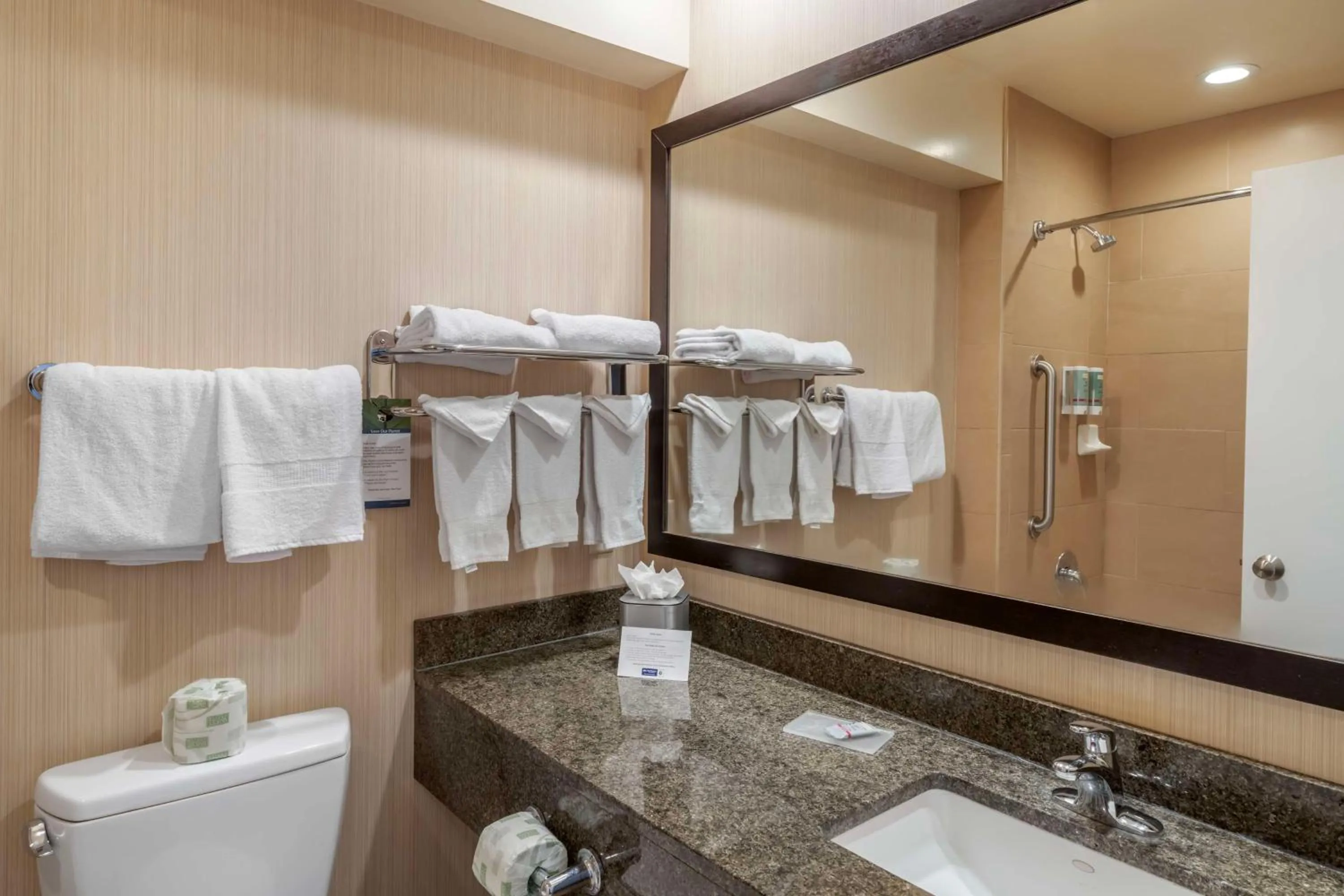 Bathroom in Best Western At Ventura Pier