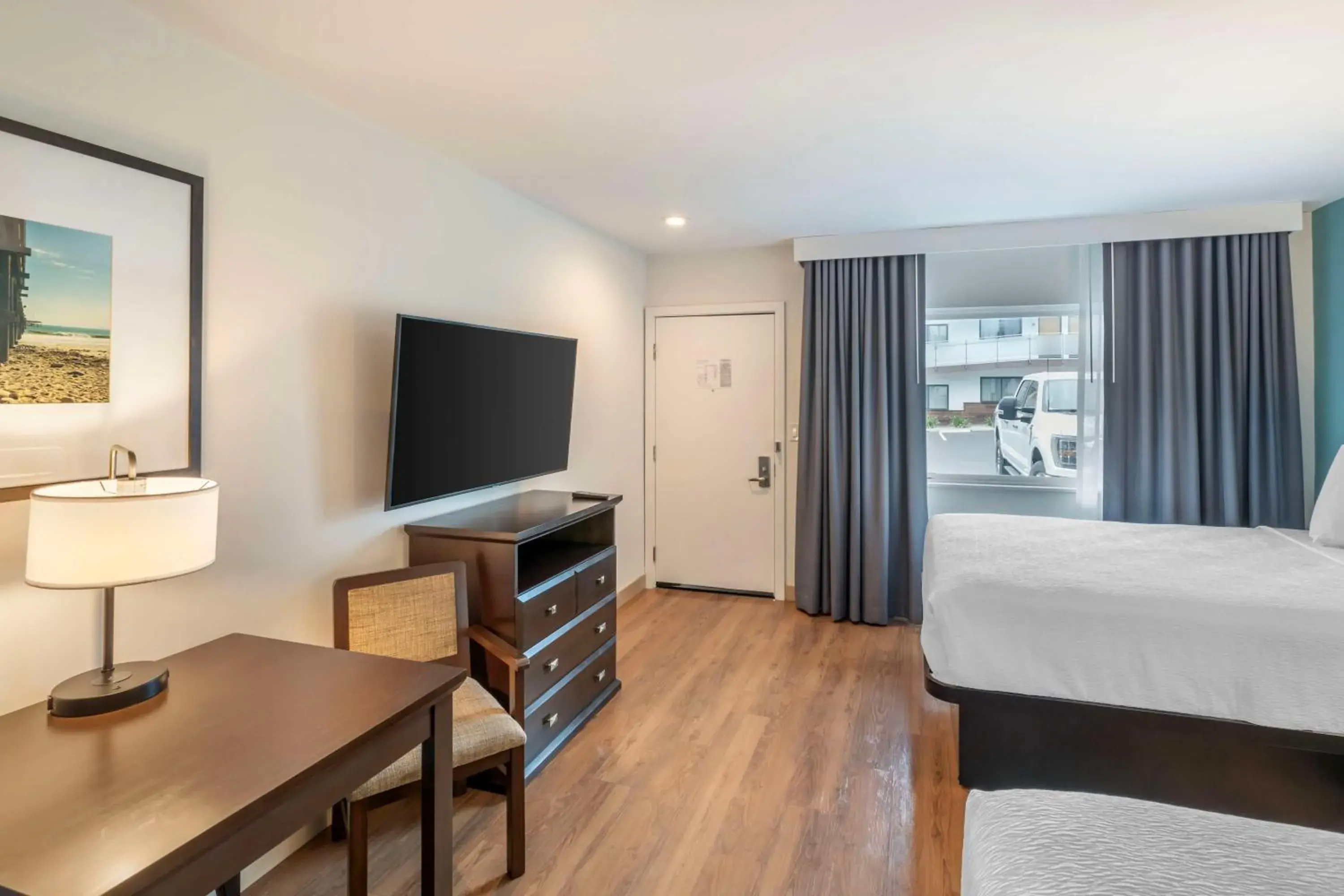 Bedroom, Bed in Best Western At Ventura Pier Bedroom, Bed in Best Western At Ventura Pier