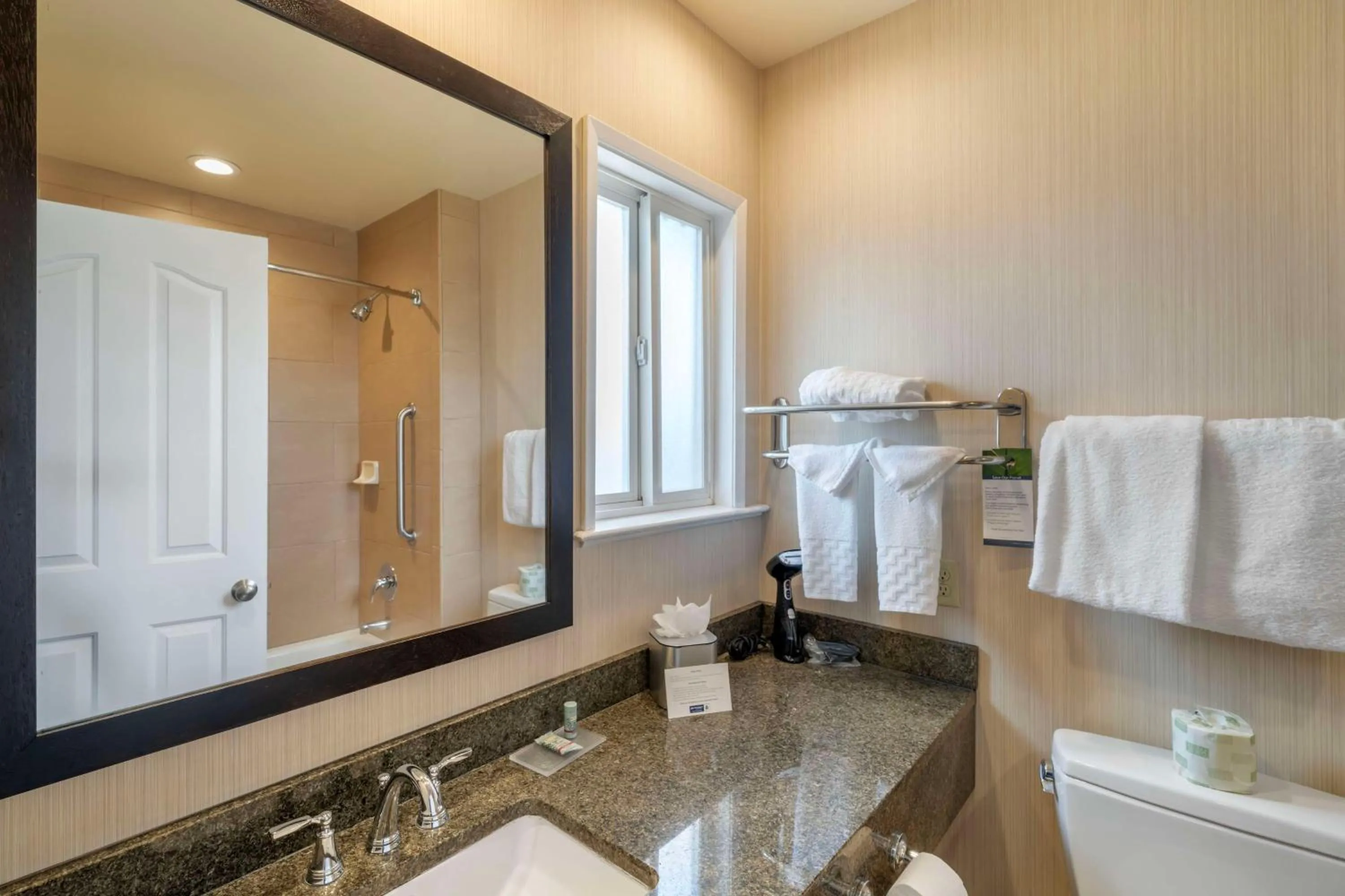 Bathroom in Best Western At Ventura Pier