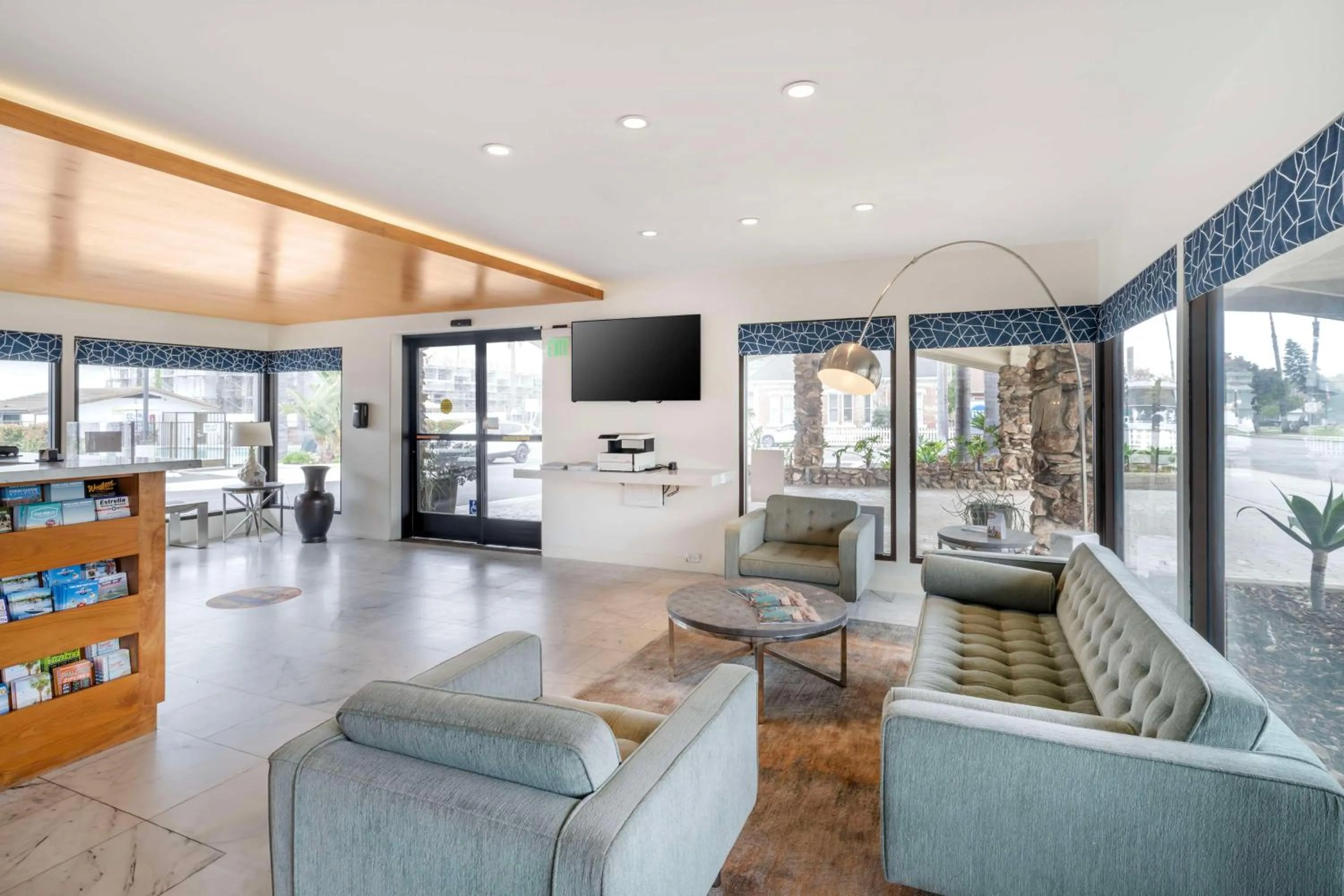 Lobby or reception in Best Western At Ventura Pier