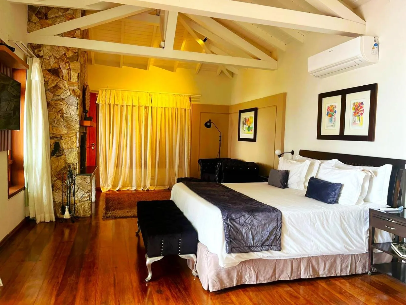 Bed in Kuriuwa Hotel