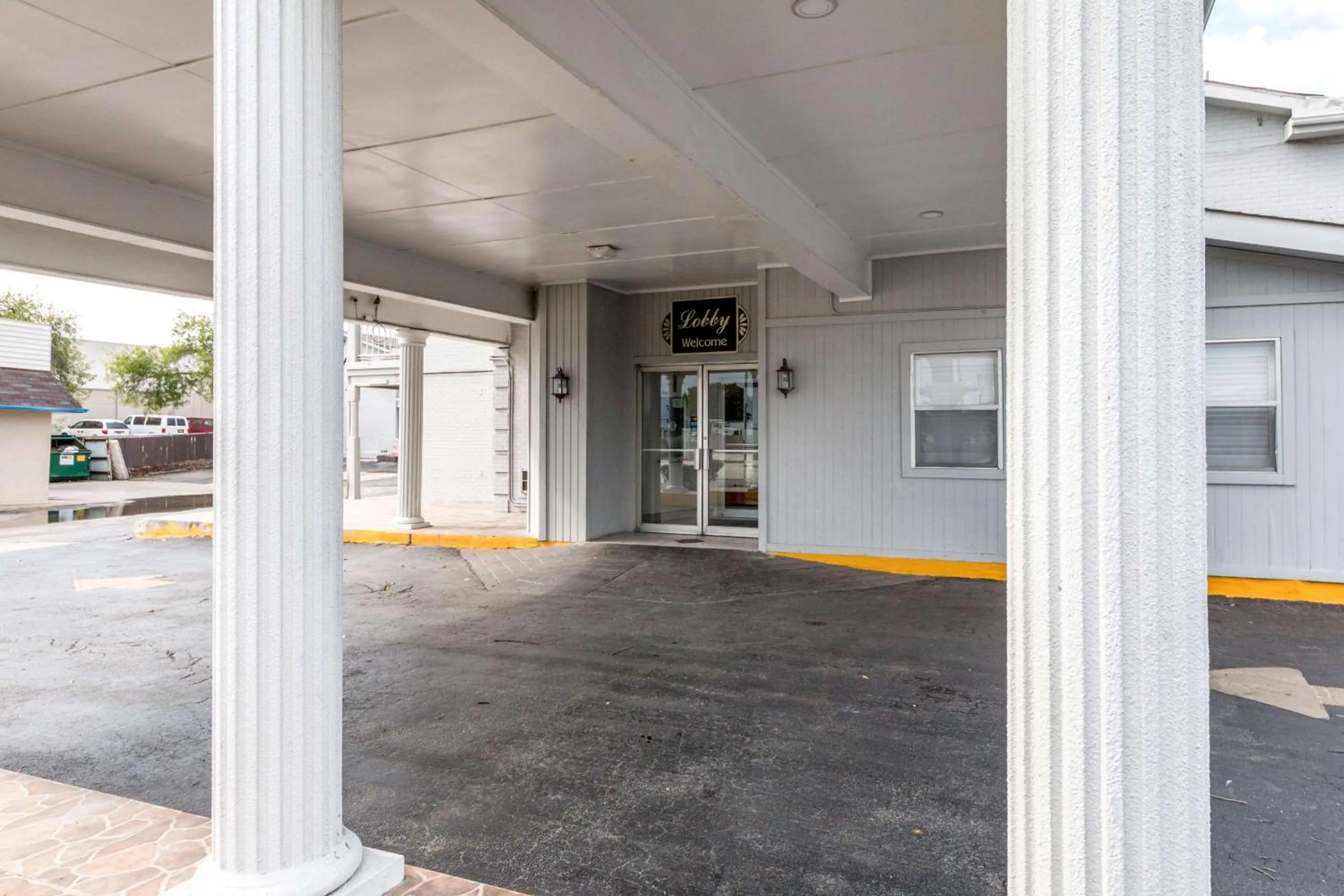 Property building in Studio 6-San Antonio, TX - Fort Sam Houston Area