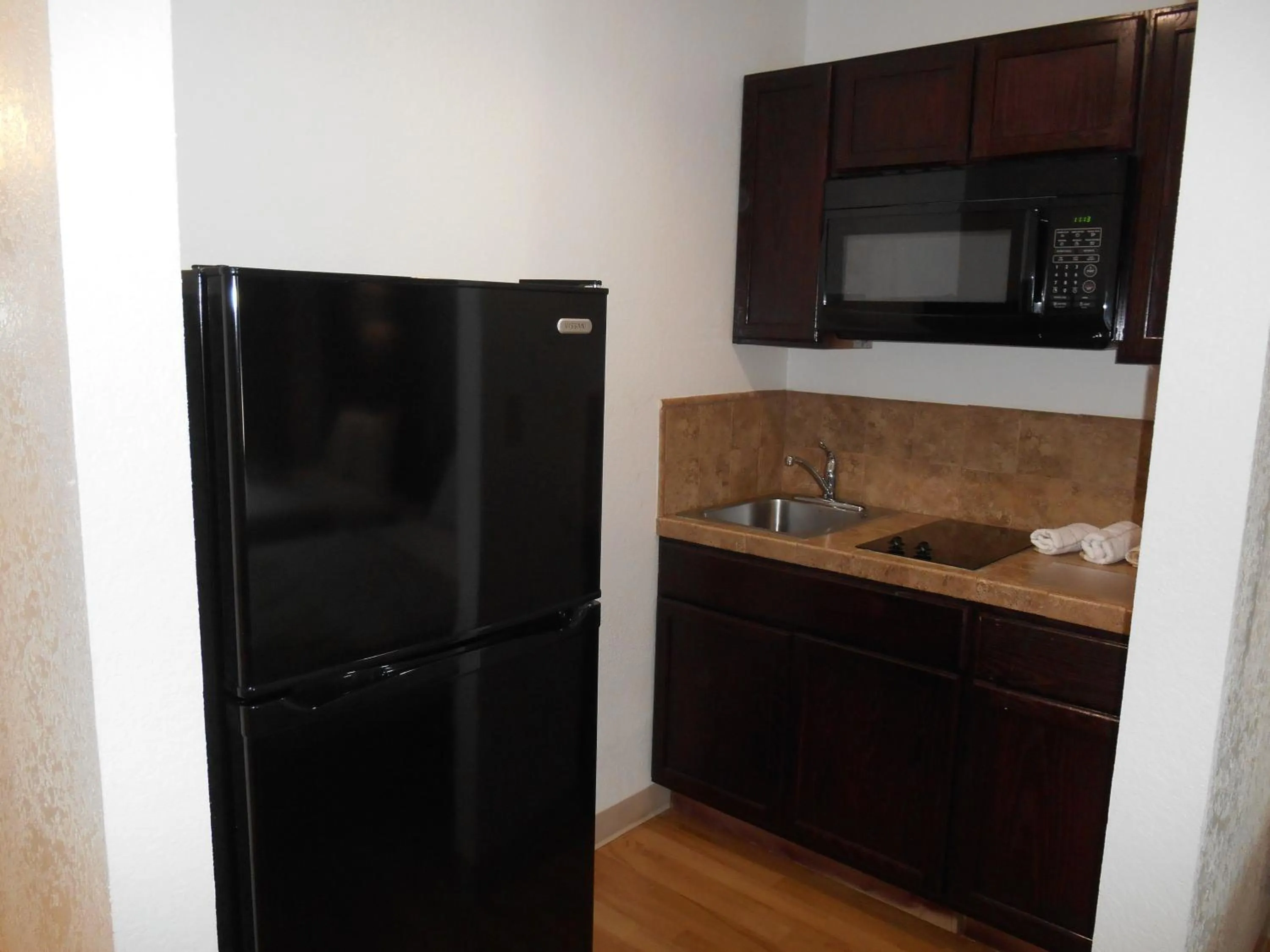 Kitchen or kitchenette in Studio 6-San Antonio, TX - Fort Sam Houston Area