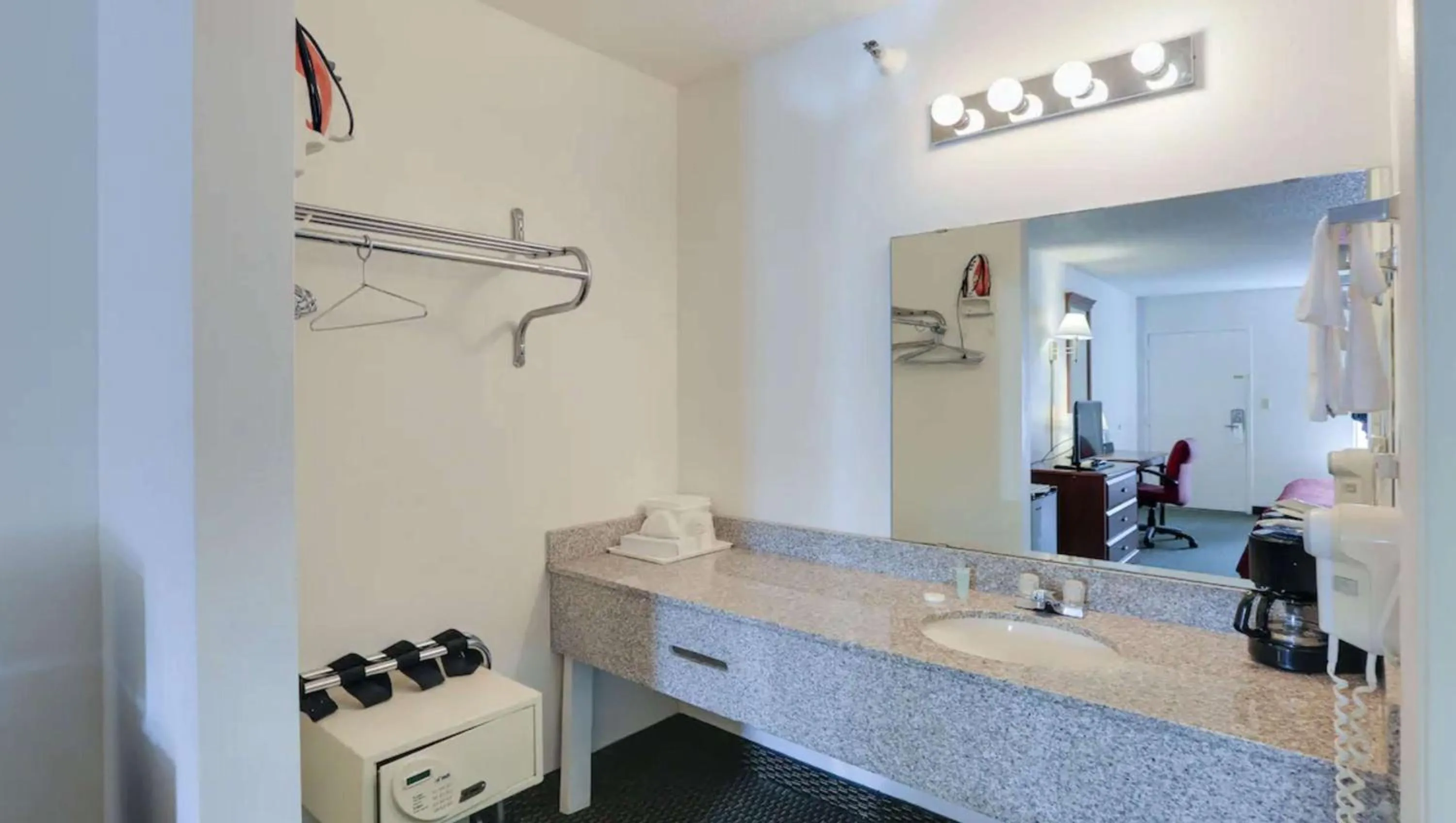 Bathroom in Magnuson Hotel Bradenton