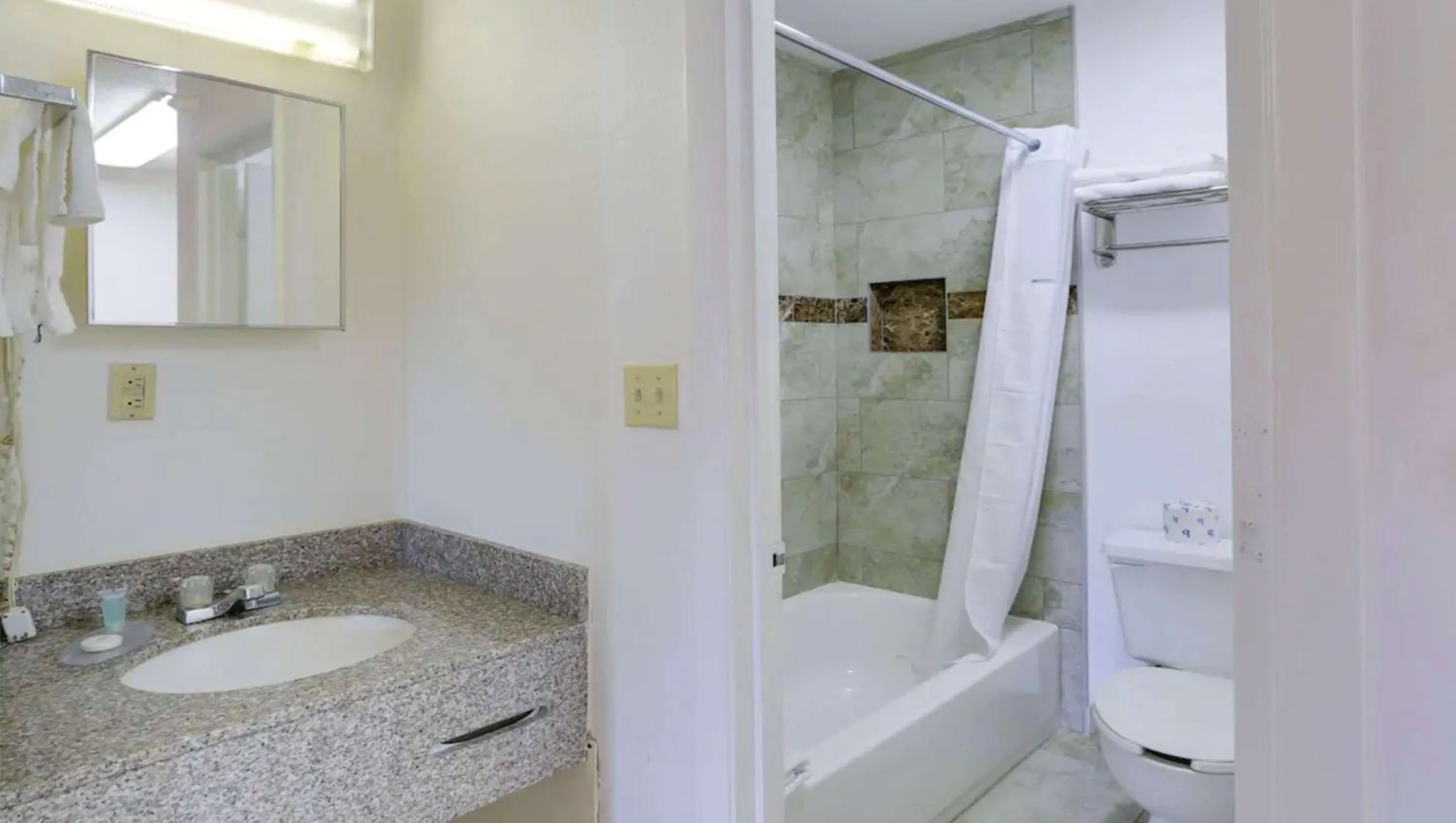 Bathroom in Magnuson Hotel Bradenton