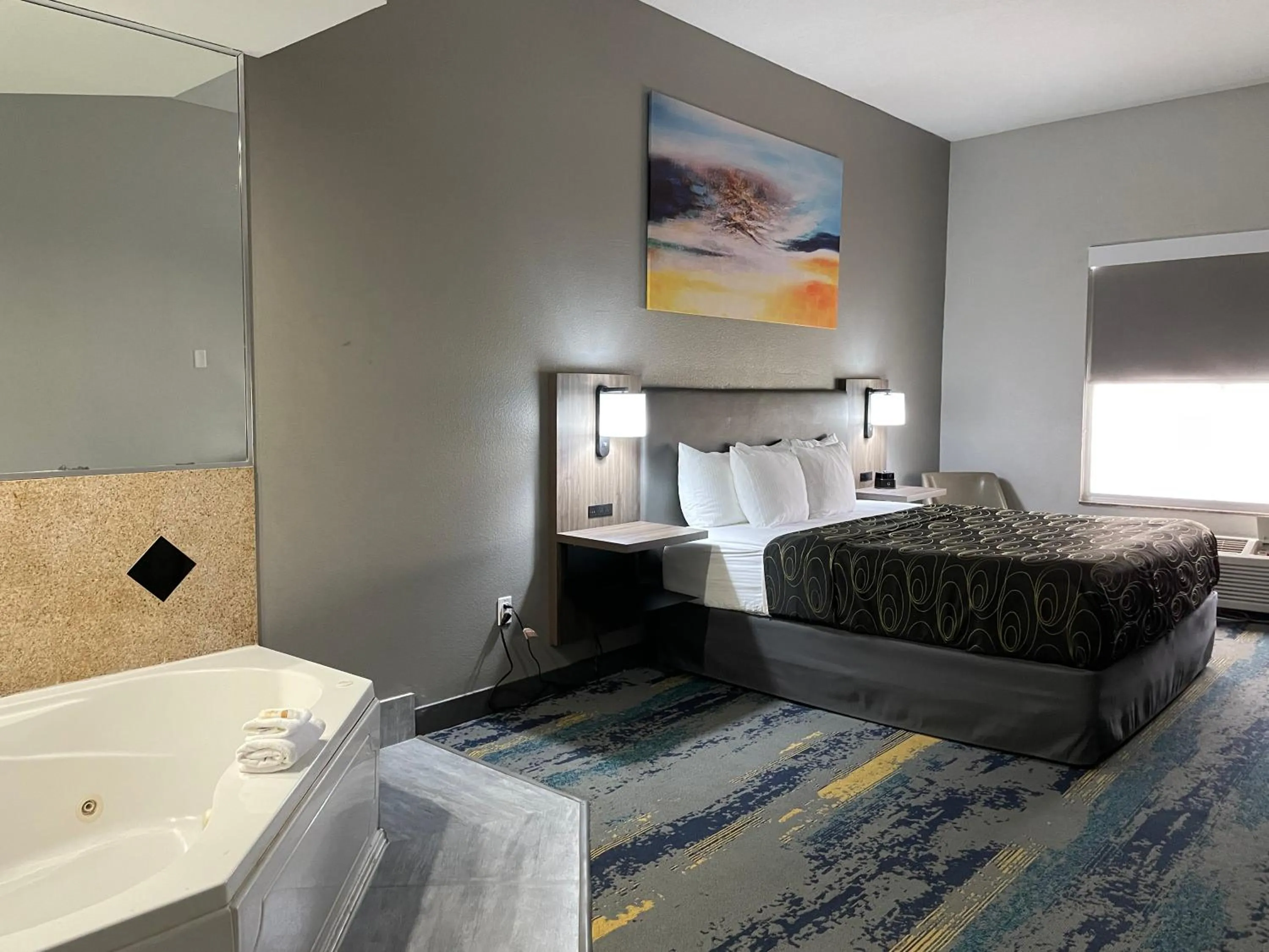 Hot Tub, Bed in La Quinta by Wyndham Tampa Central