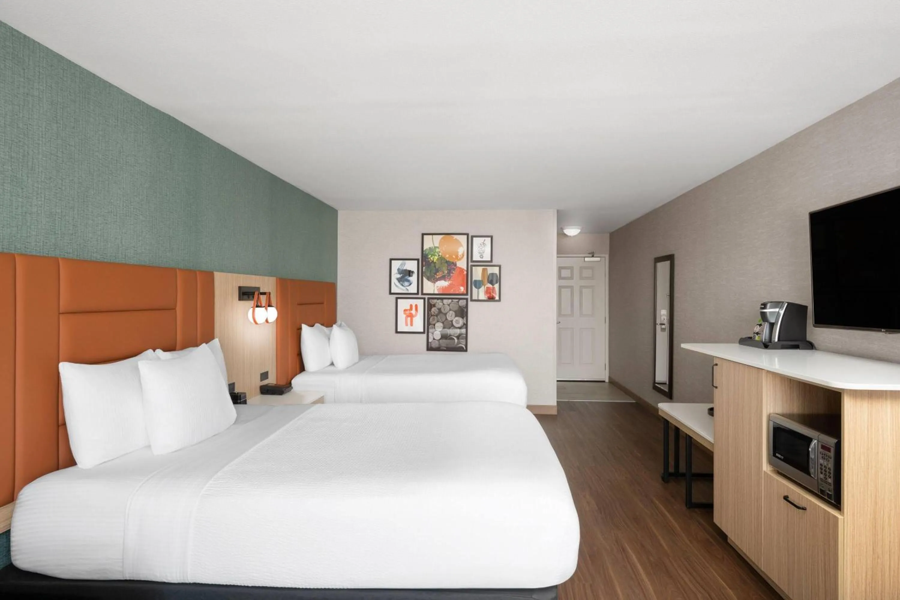 Photo of the whole room, Bed in La Quinta by Wyndham Paso Robles