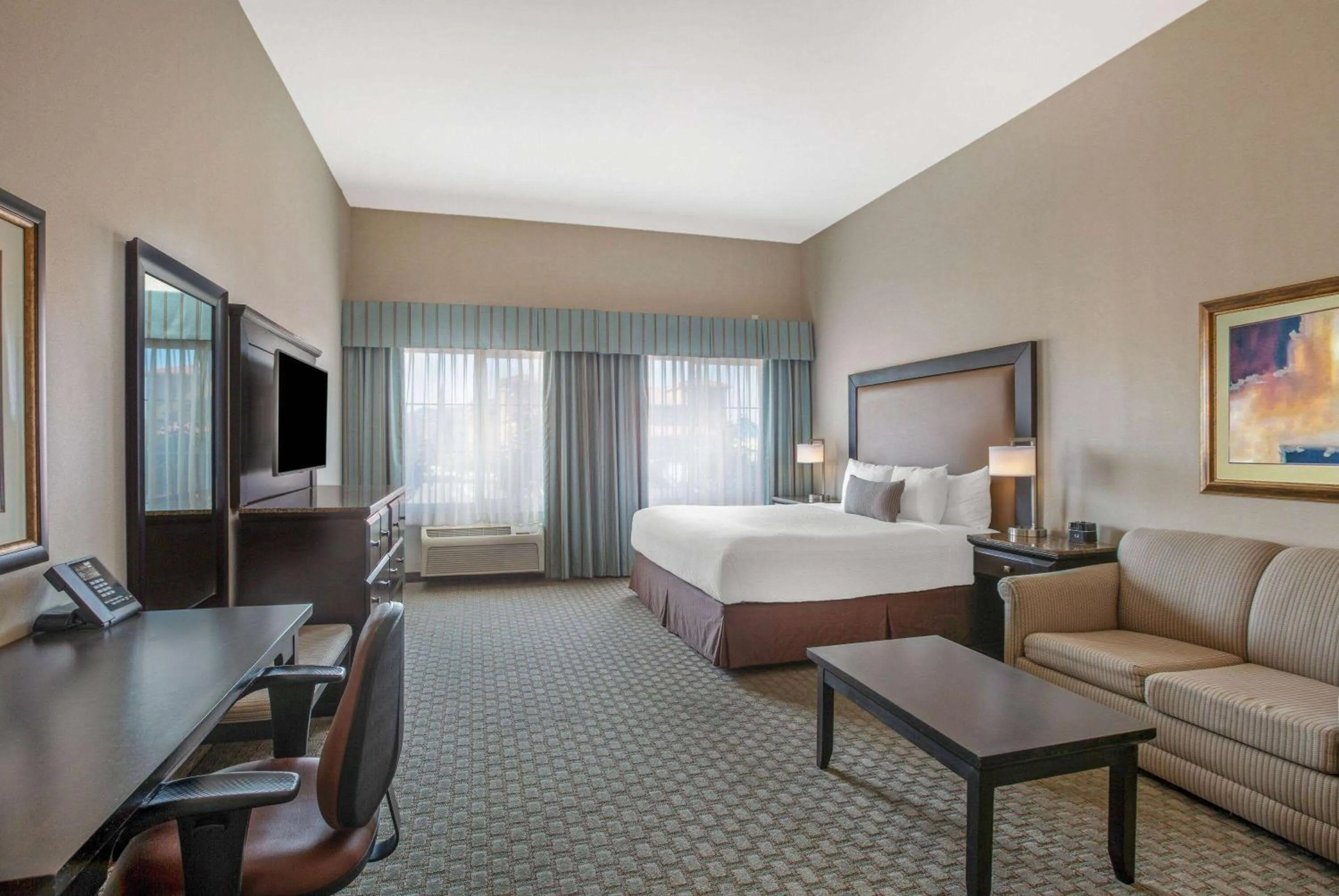 Photo of the whole room, Bed in La Quinta by Wyndham Paso Robles