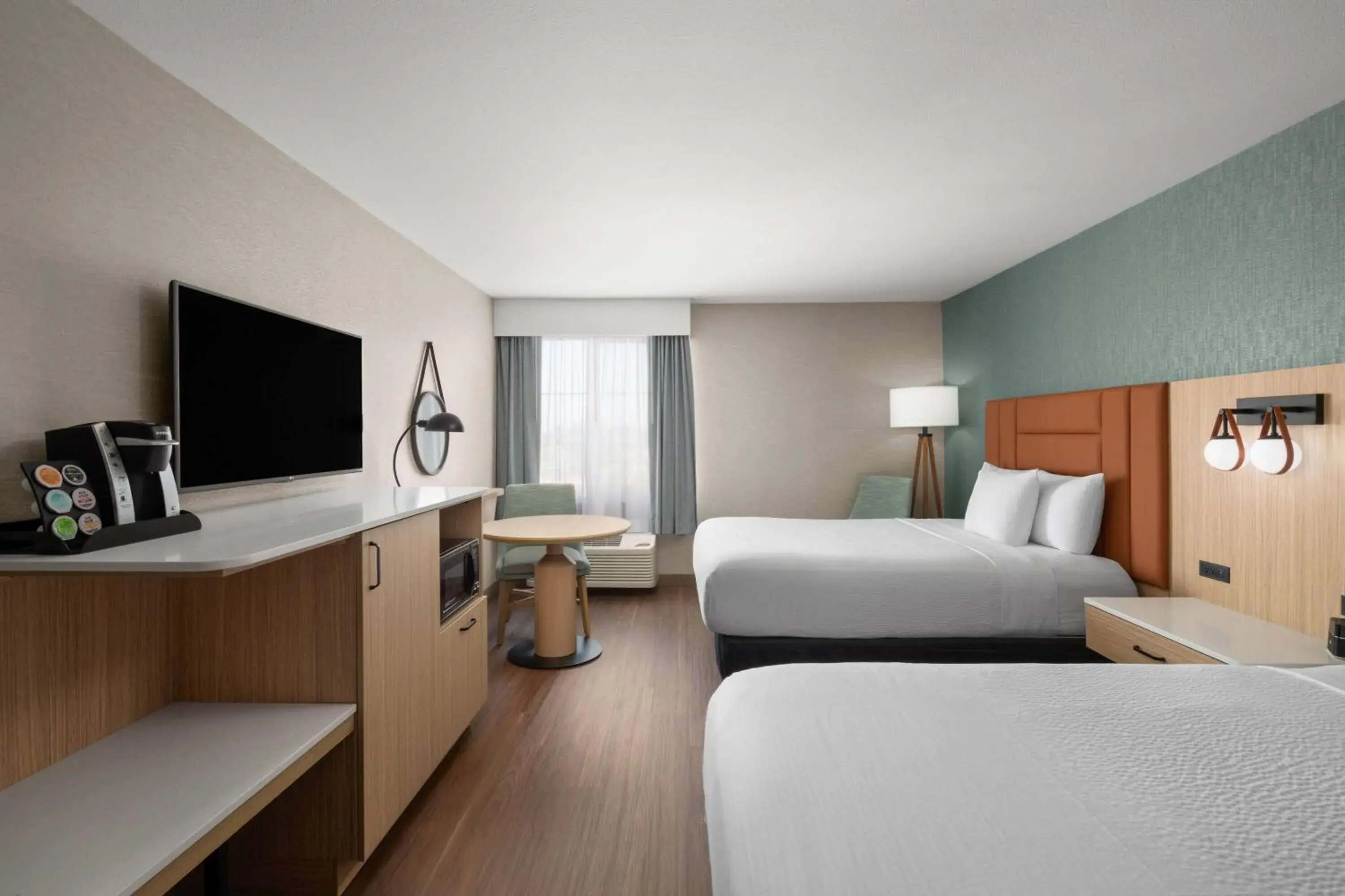 Photo of the whole room, Bed in La Quinta by Wyndham Paso Robles Photo of the whole room, Bed in La Quinta by Wyndham Paso Robles