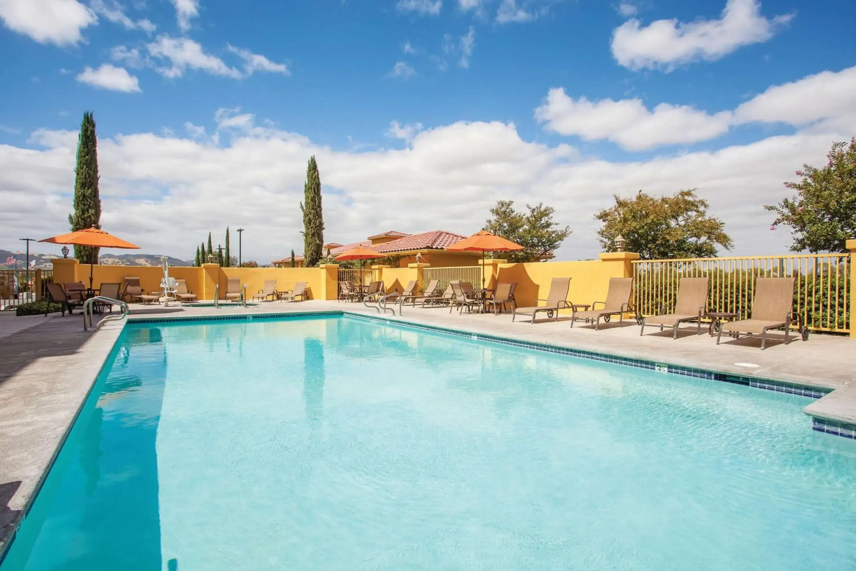 Pool view in La Quinta by Wyndham Paso Robles Pool view in La Quinta by Wyndham Paso Robles