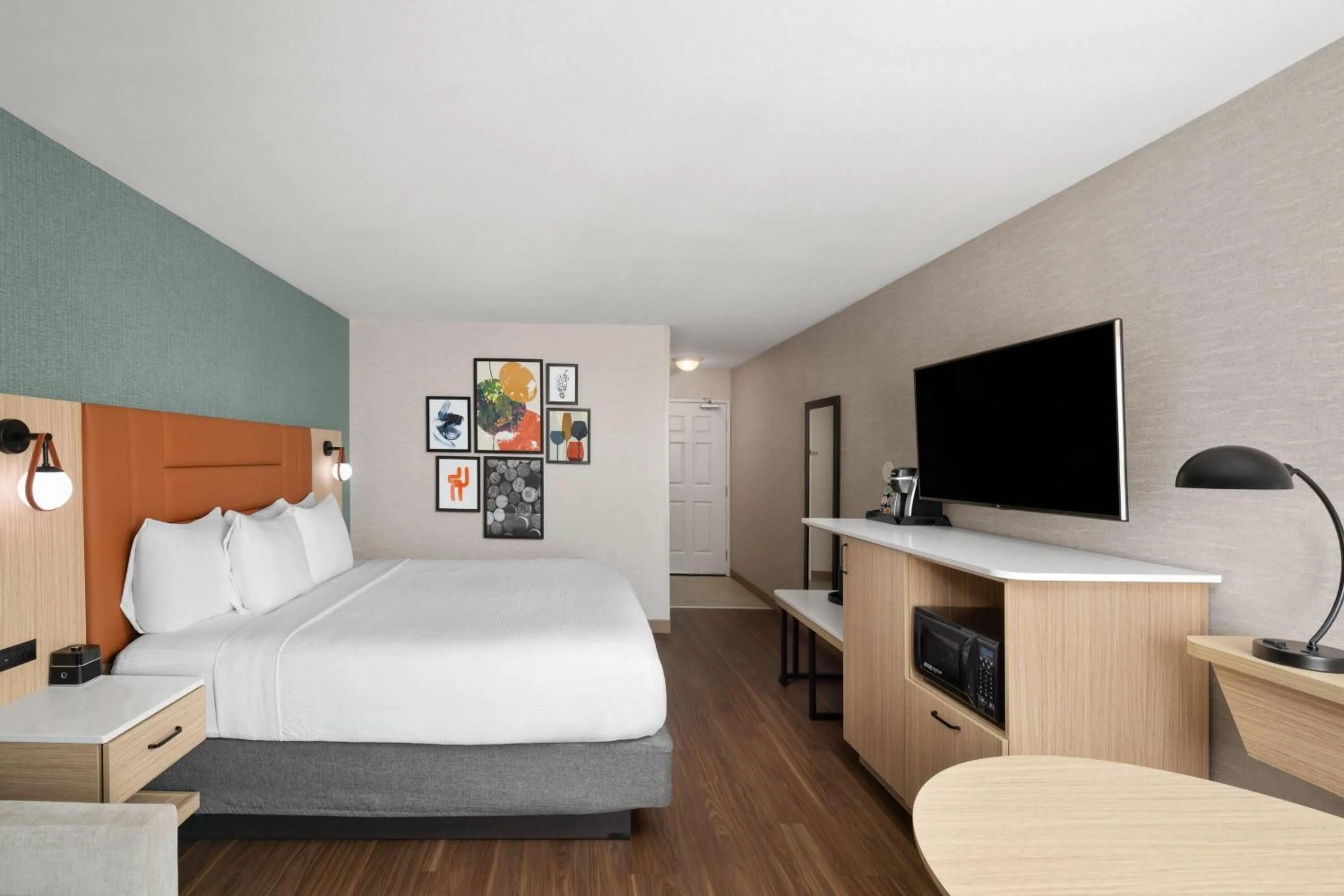 Photo of the whole room, Bed in La Quinta by Wyndham Paso Robles