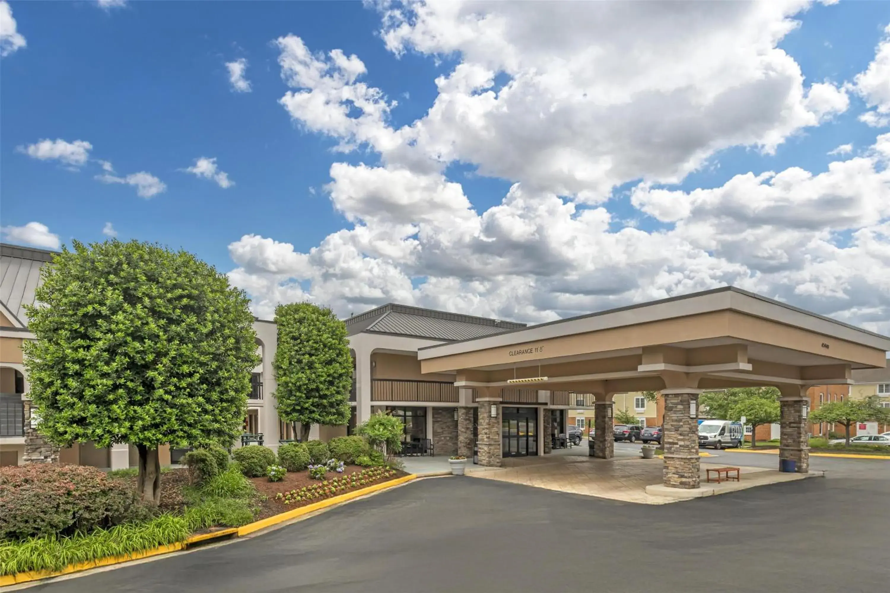 Property building in Best Western Dulles Airport Inn Property building in Best Western Dulles Airport Inn