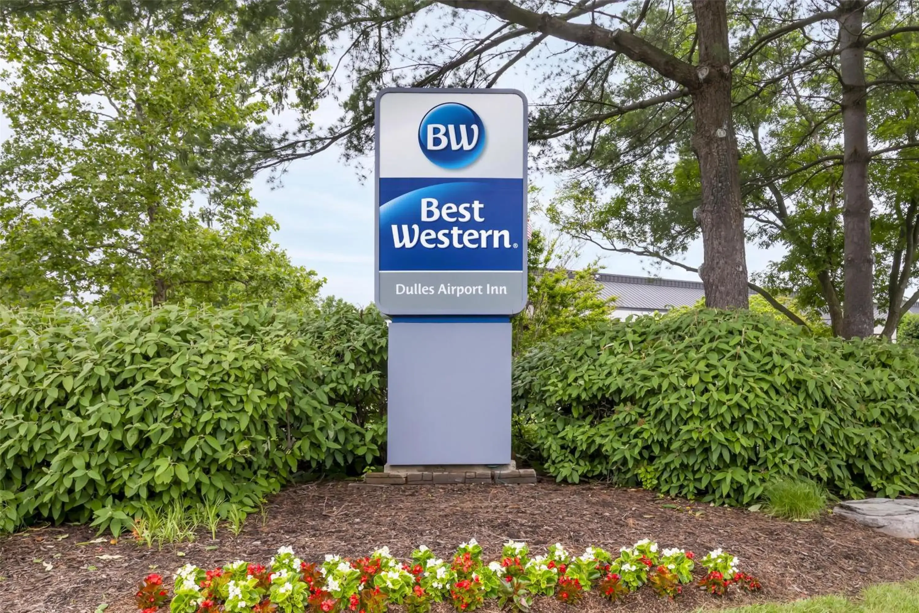 Property building in Best Western Dulles Airport Inn Property building in Best Western Dulles Airport Inn