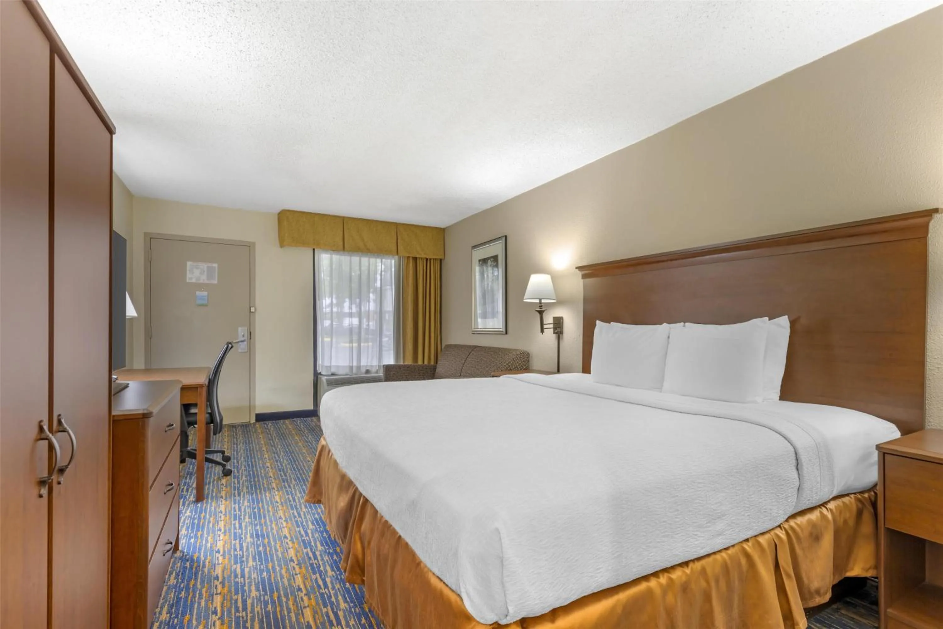 Bedroom, Bed in Best Western Dulles Airport Inn