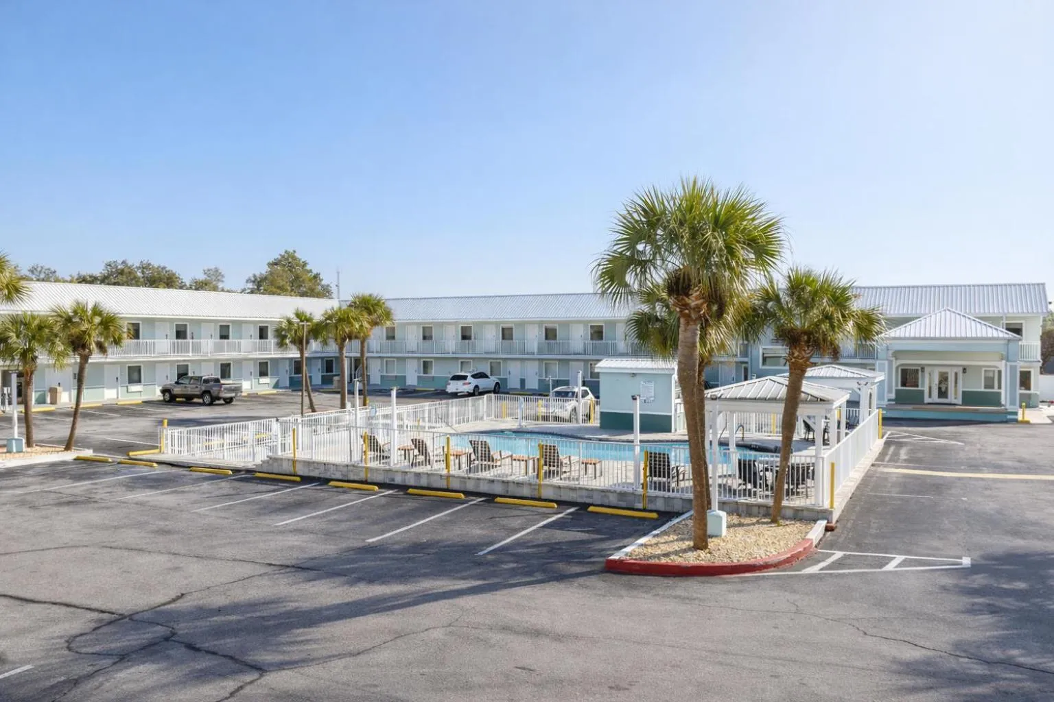Destin Inn & Suites