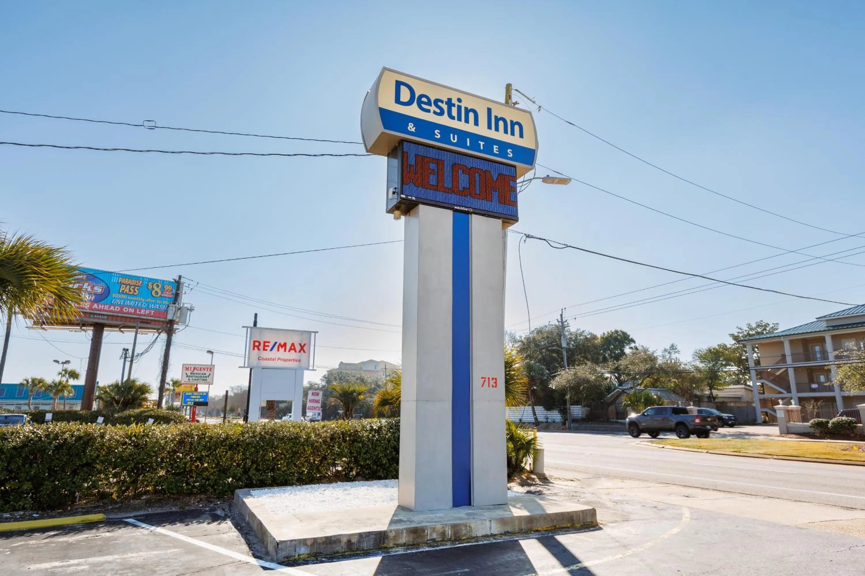 Destin Inn & Suites