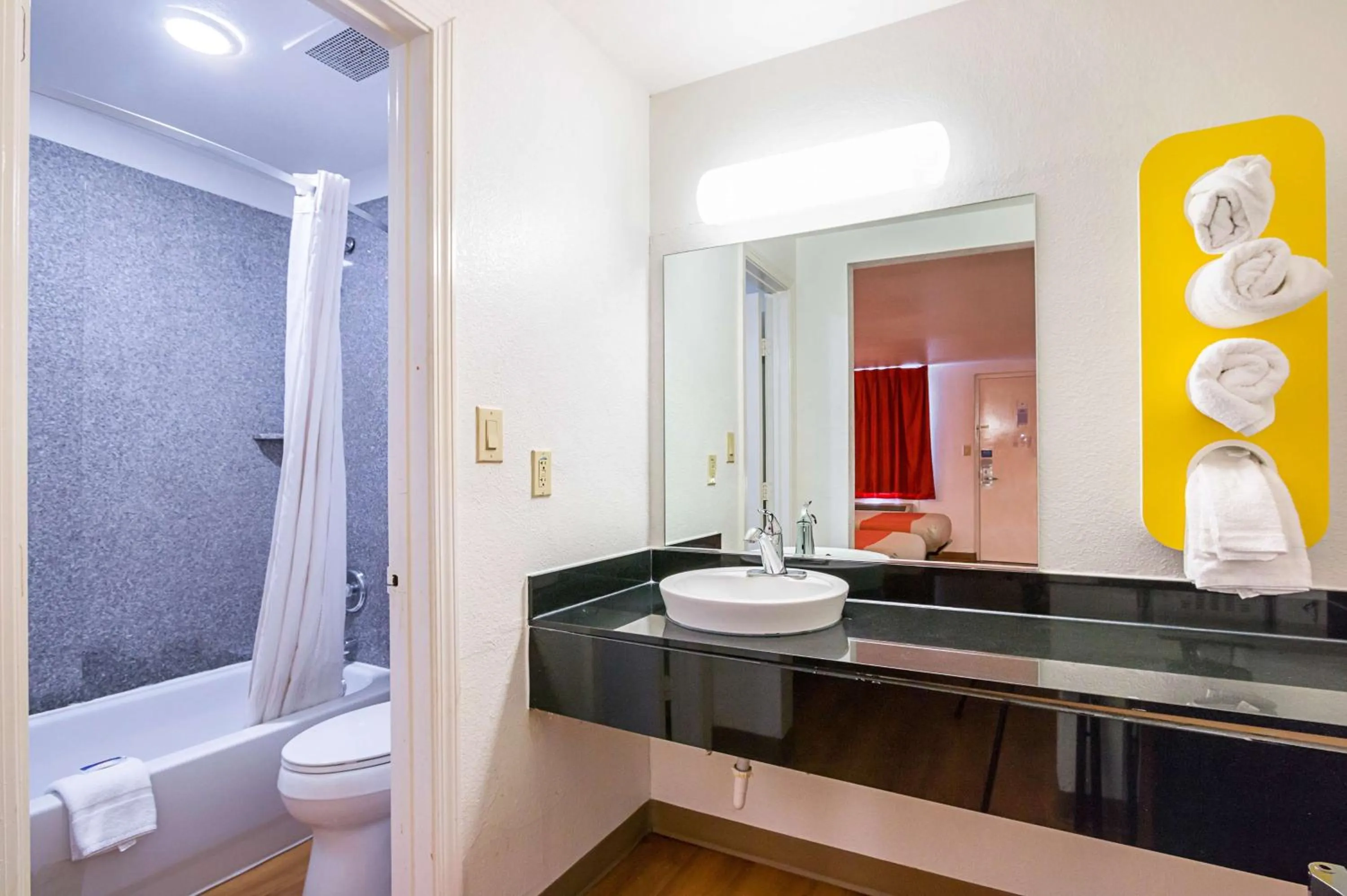 Shower in Motel 6-Round Rock, TX