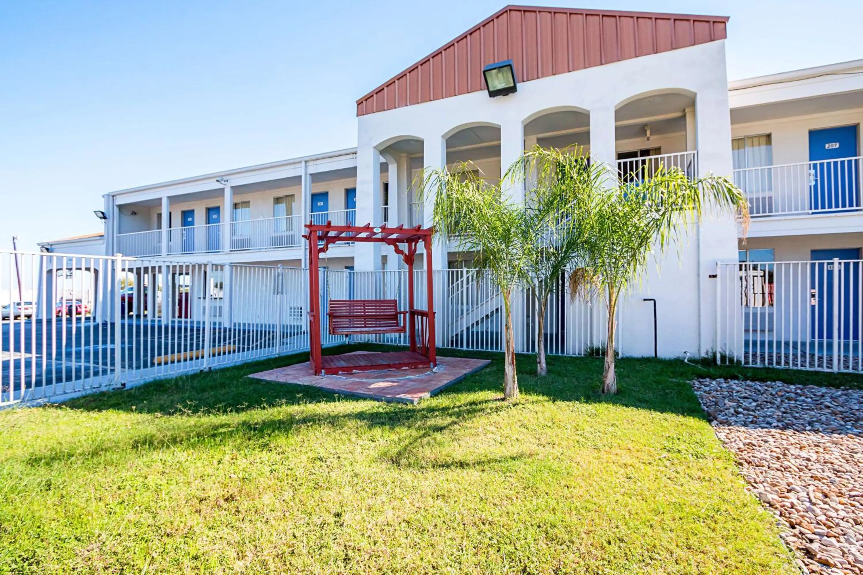 Property building in Motel 6-Round Rock, TX