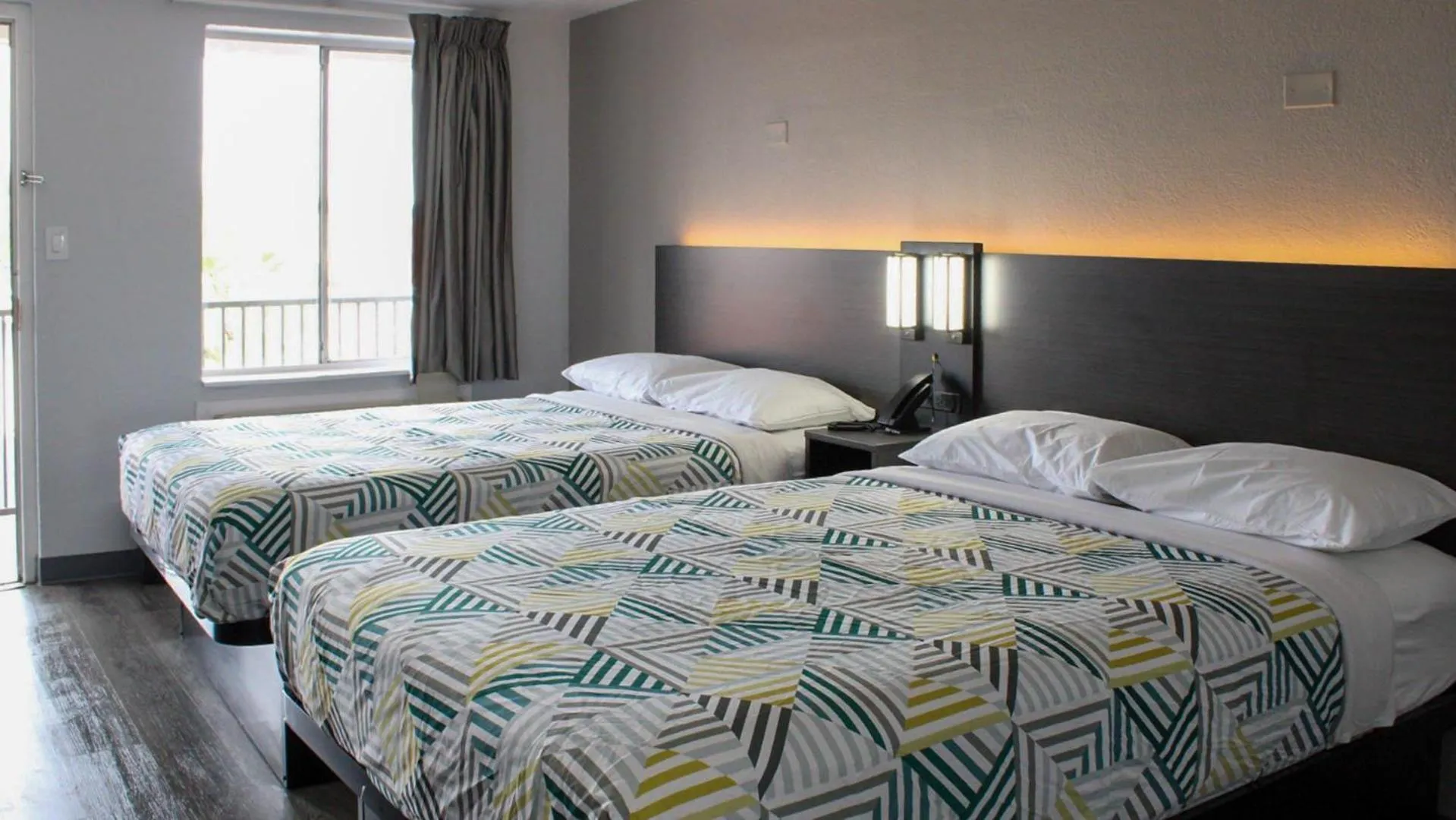 Bedroom, Bed in Motel 6-Round Rock, TX