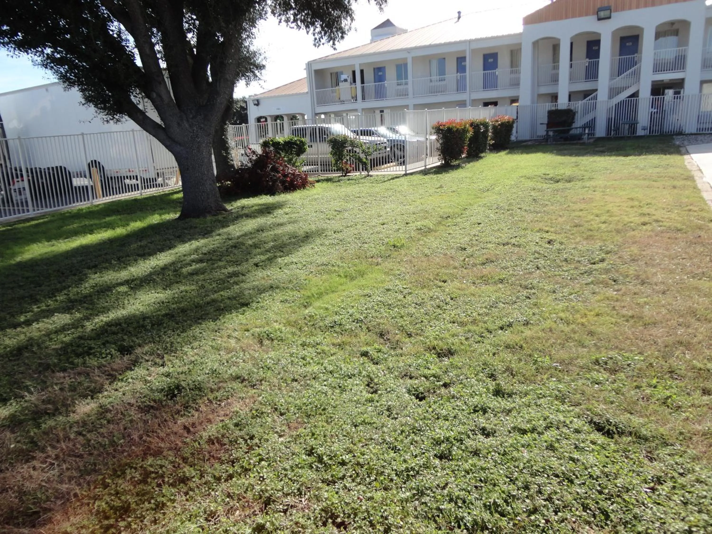 Facade/entrance in Motel 6-Round Rock, TX