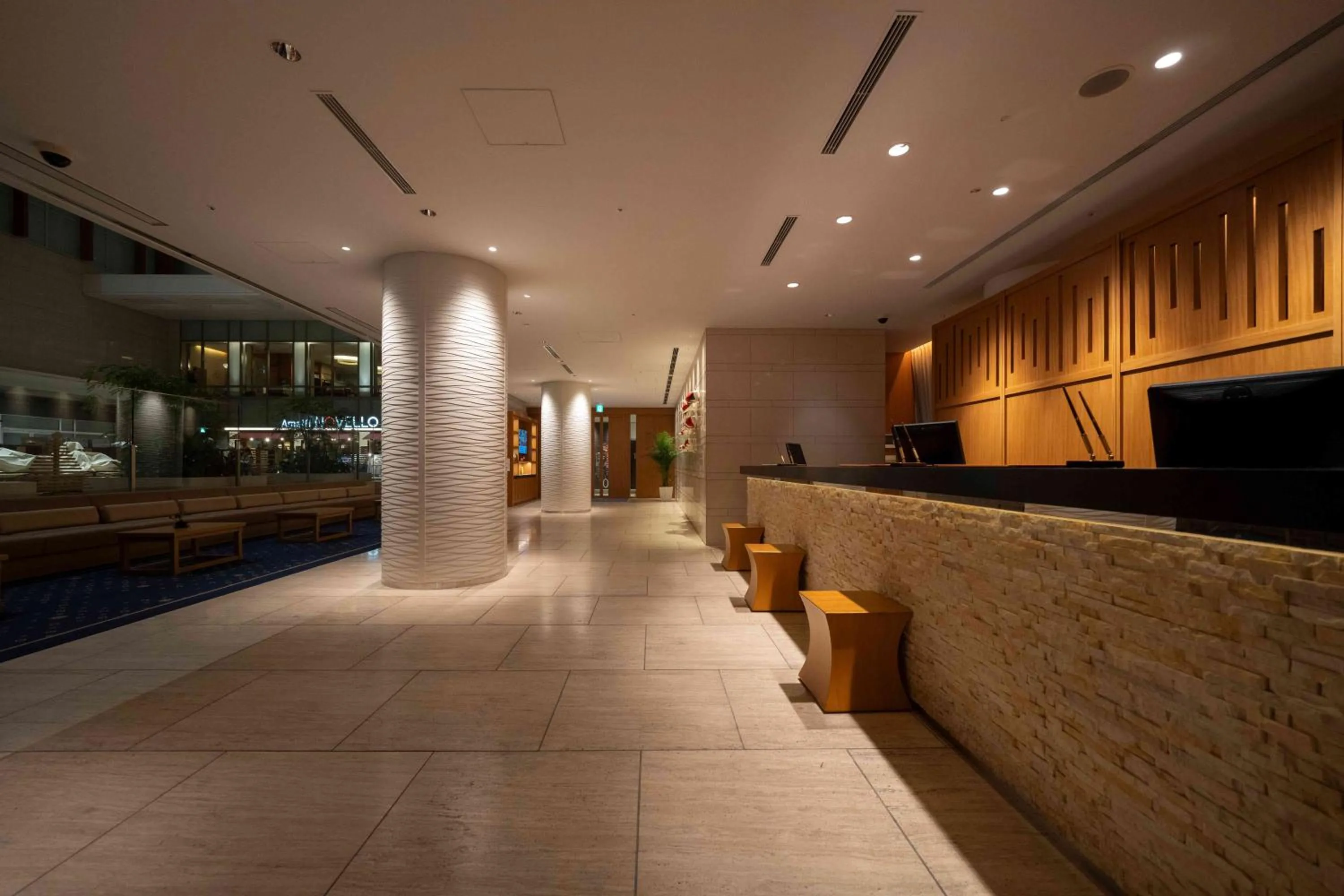 Lobby or reception in Hotel Associa Shin-Yokohama