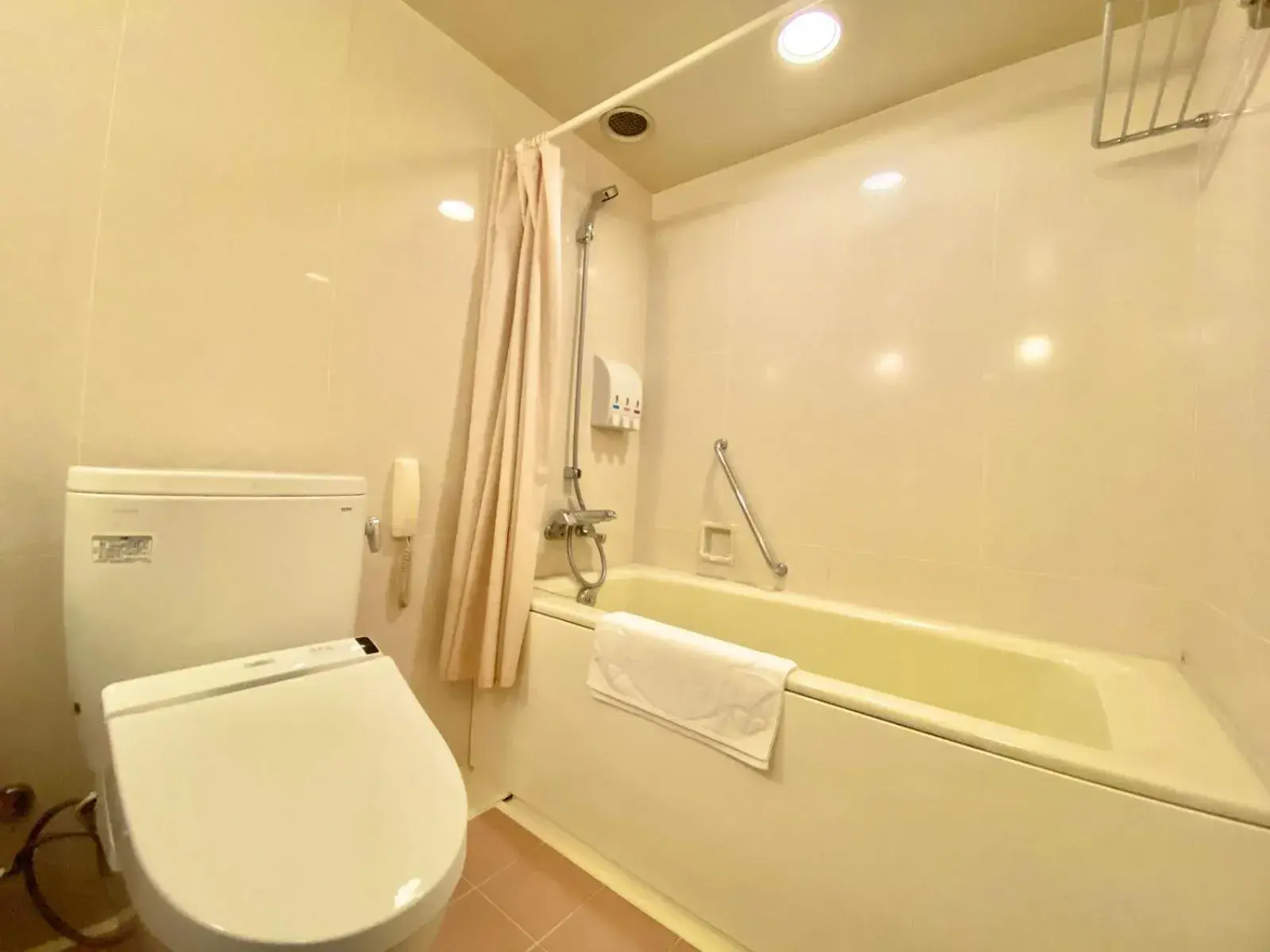 Twin Room with Tatami Area - single occupancy - Non-Smoking in Hotel Associa Takayama Resort -with Natural Hot Springs- Twin Room with Tatami Area - single occupancy - Non-Smoking in Hotel Associa Takayama Resort -with Natural Hot Springs-