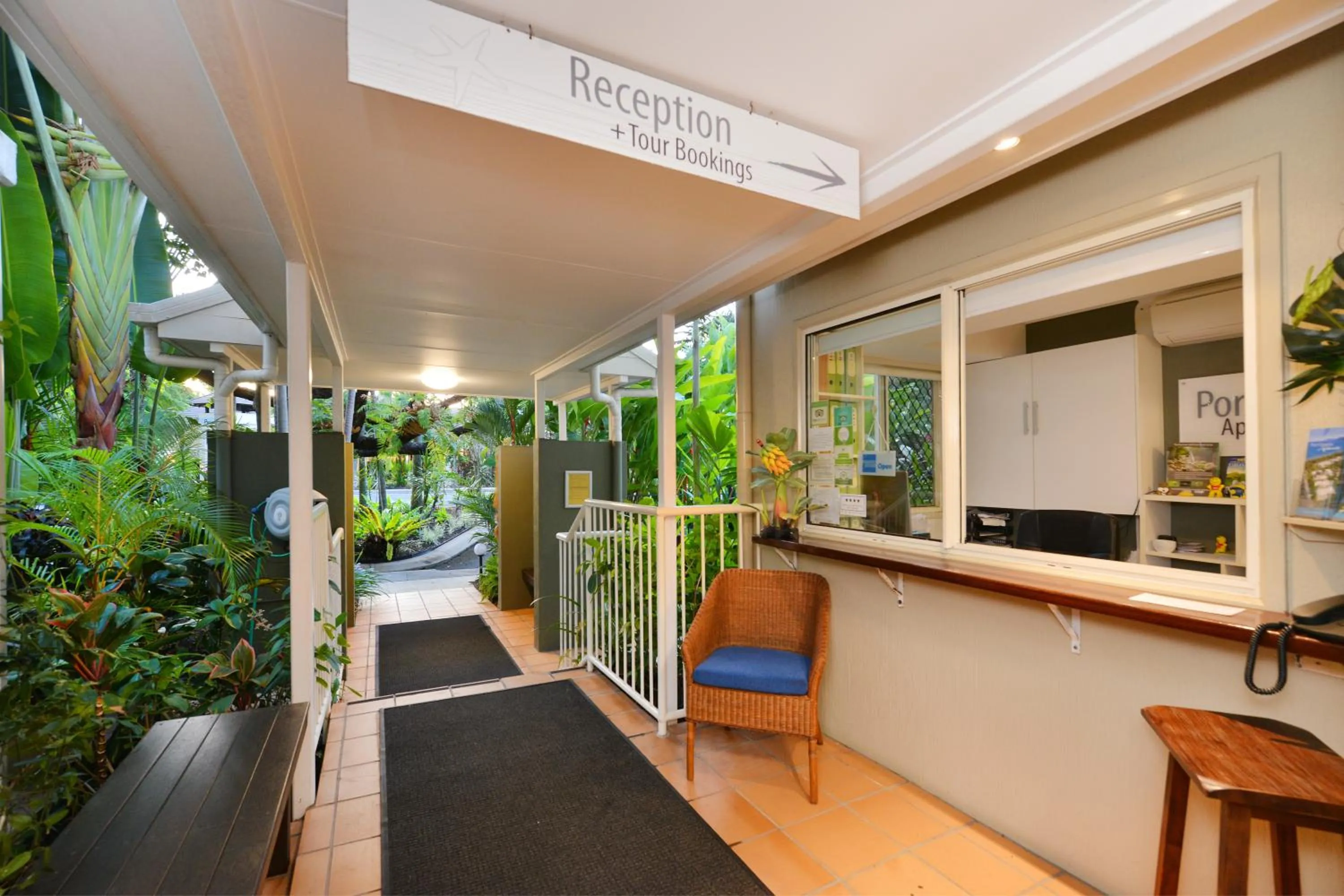 Lobby or reception in Port Douglas Apartments - Adults Only Oasis